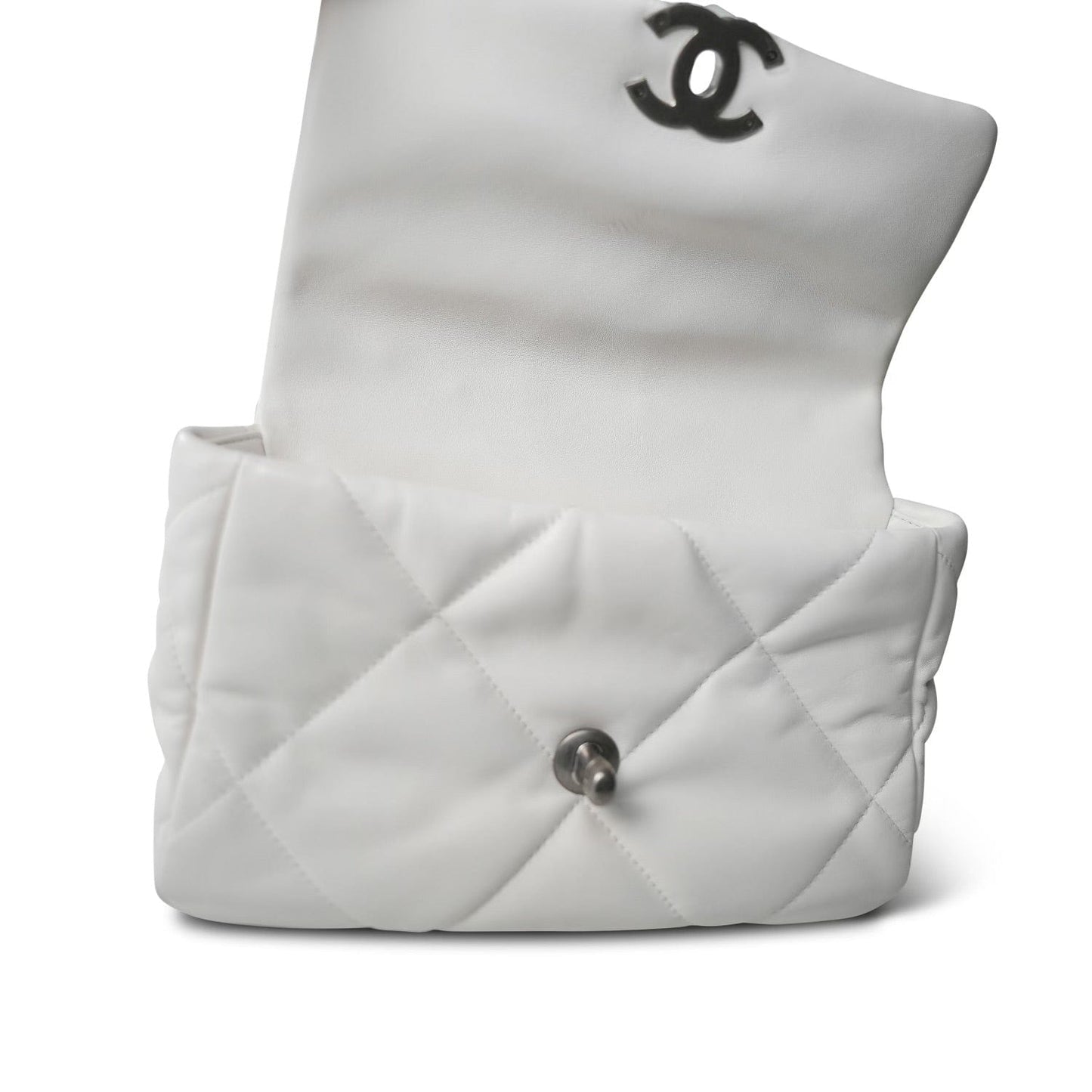 22S White Lambskin Quilted 19 Flap Small Mixed Hardware