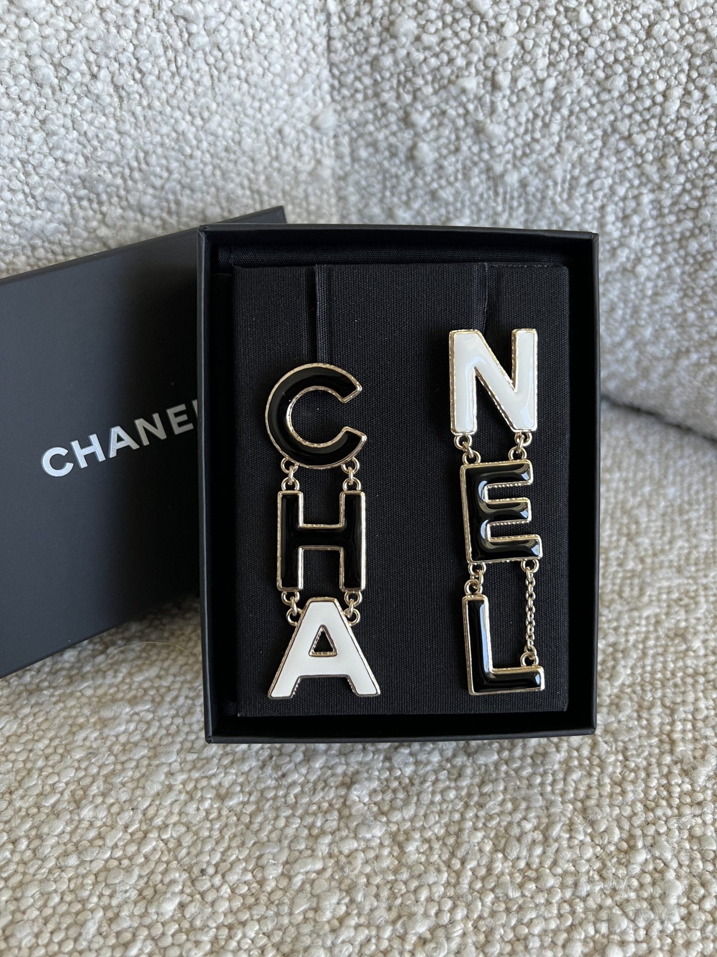 Cha-nel Earrings Black, White and Gold