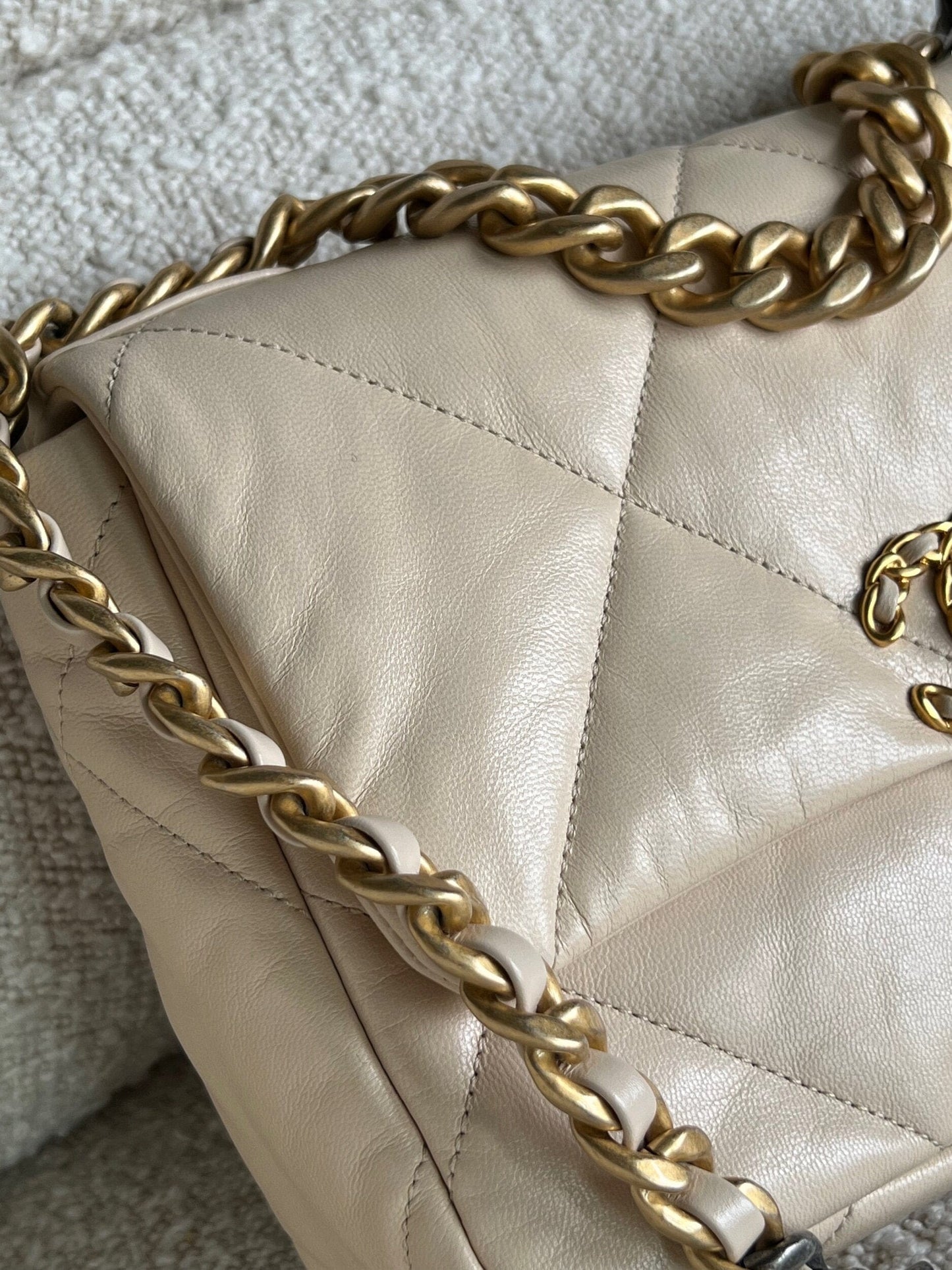 20A Small Beige Goatskin 19 Flap Mixed Hardware