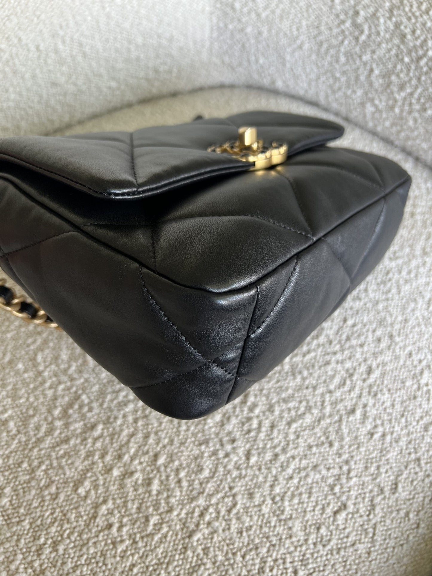 22C Black Lambskin Quilted 19 Flap Small MHW