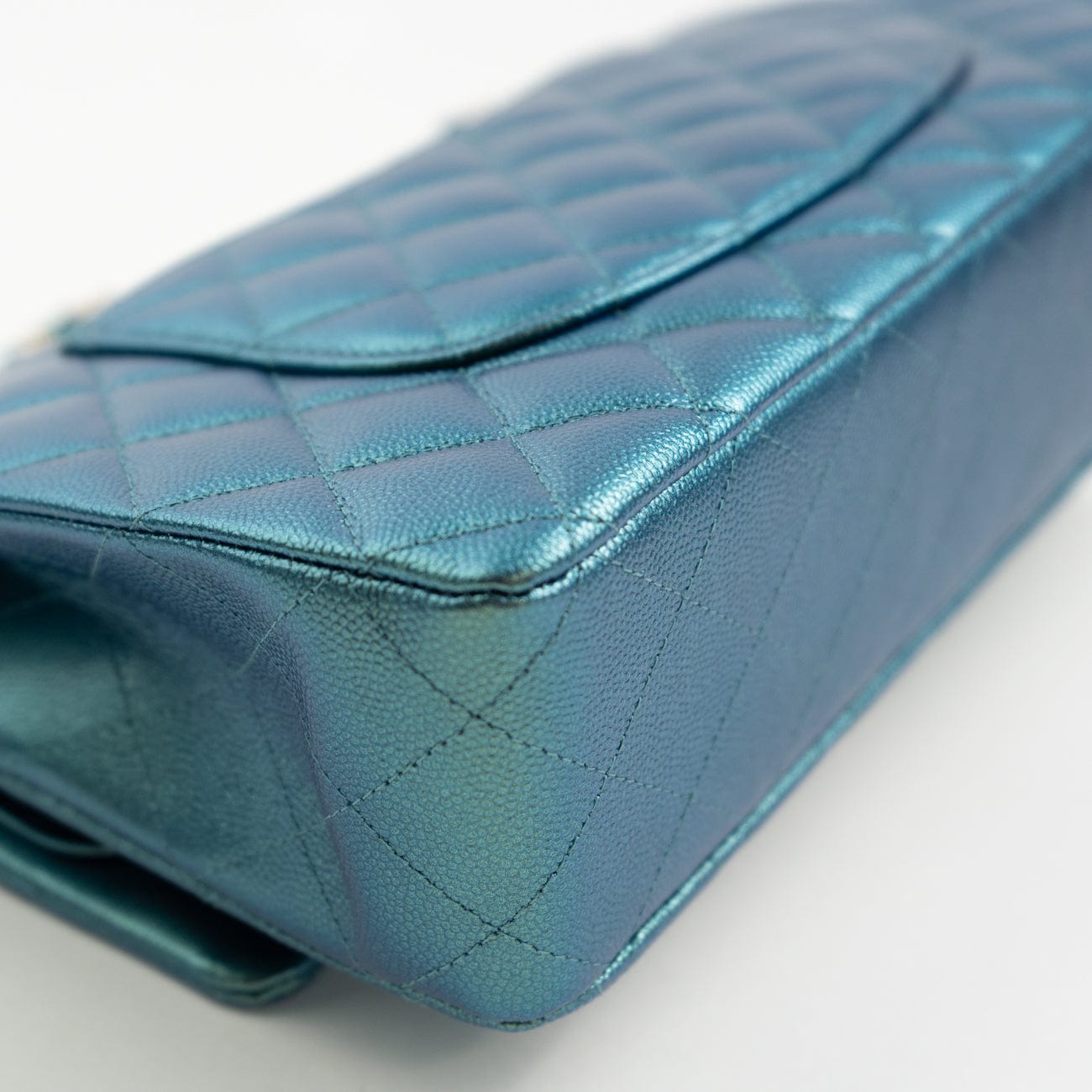 22P Iridescent Green Caviar Quilted Classic Flap Medium Light Gold Hardware