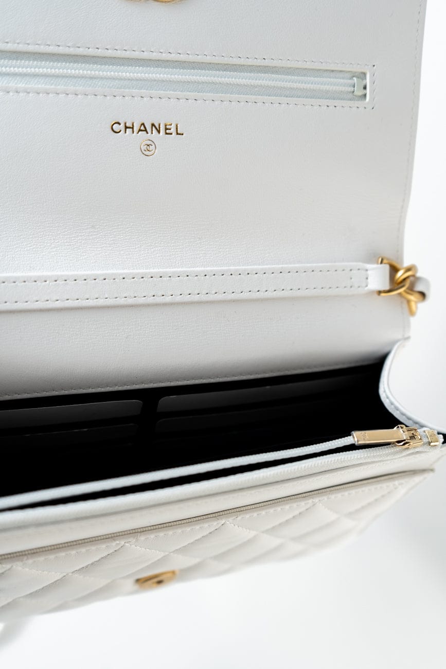 22S White Lambskin Quilted Wallet on Chain (WOC)
