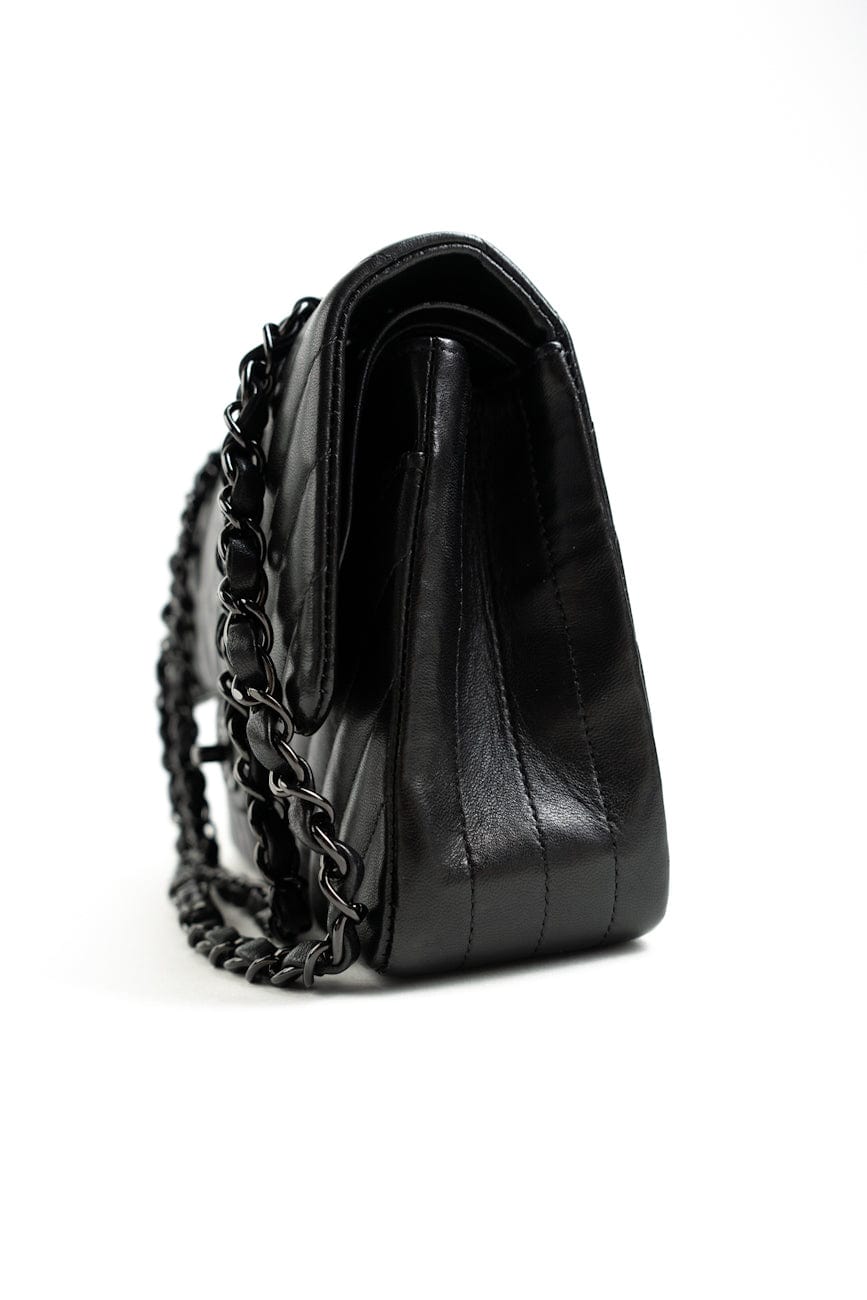 So Black Lambskin Chevron Medium Classic Flap