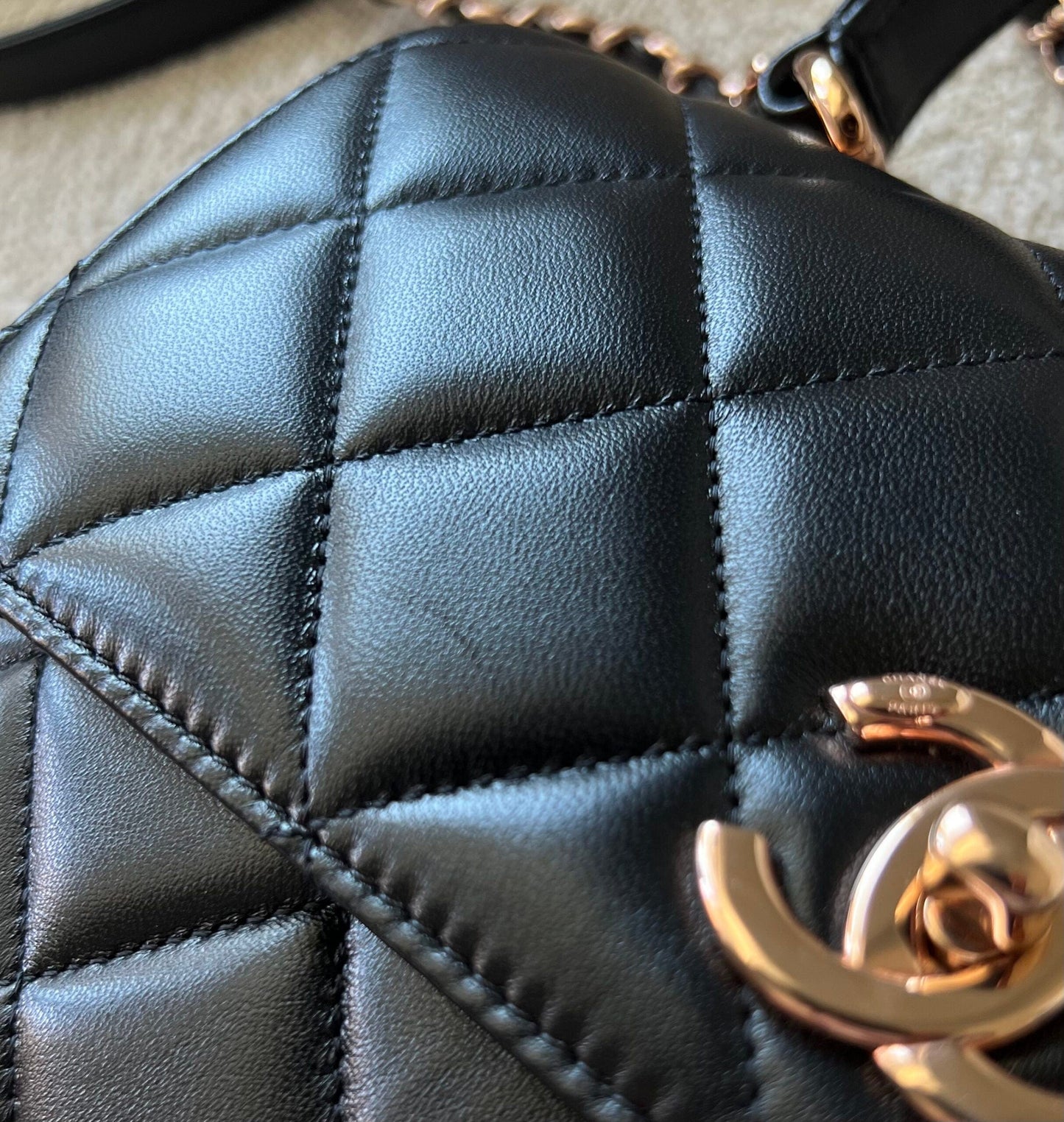 Chanel 21B Black Lambskin Quilted Trendy CC Rose Gold Hardware