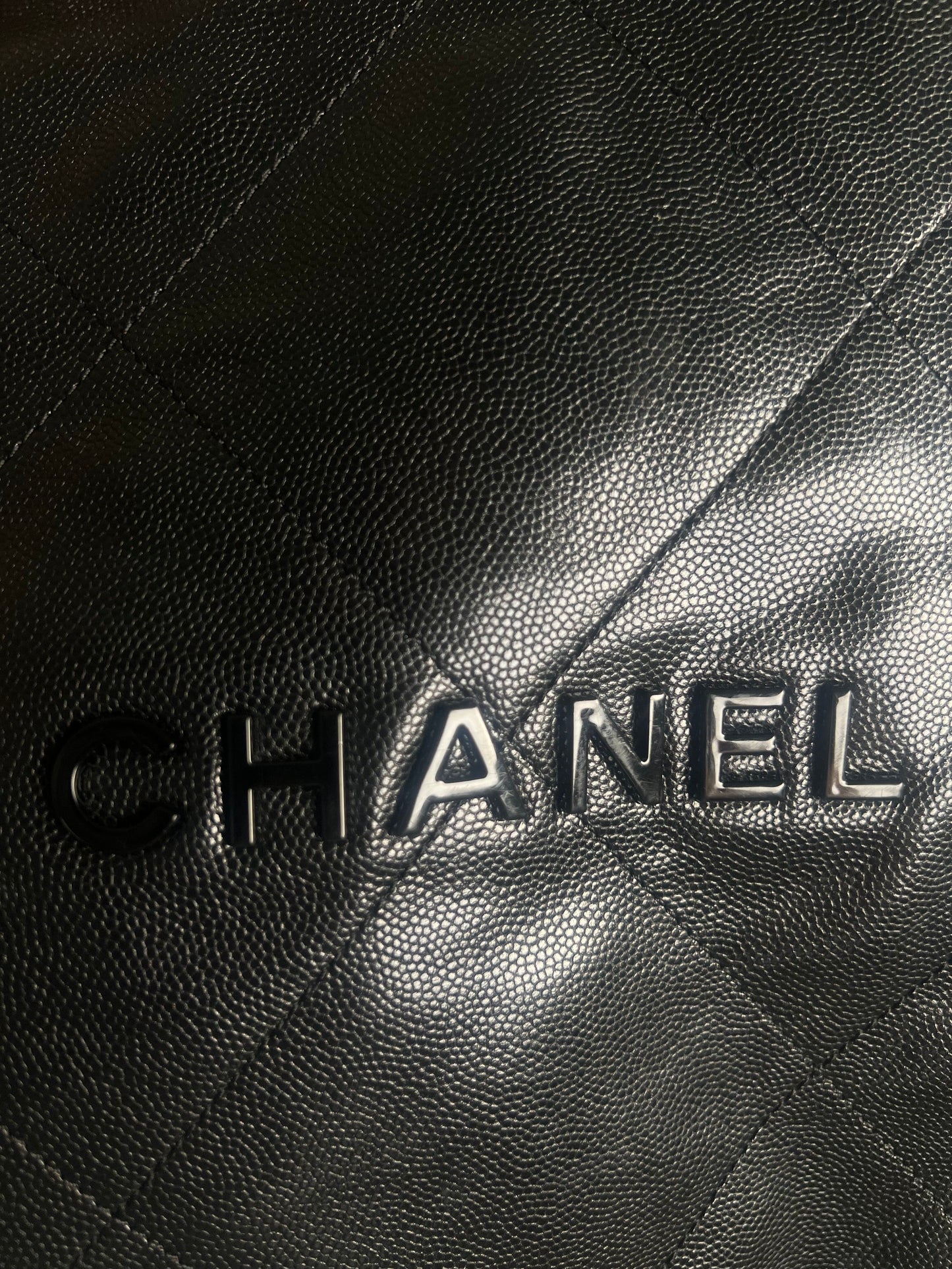 23K Black Caviar Quilted 22 Hobo Drawstring Bag Medium Aged Gold