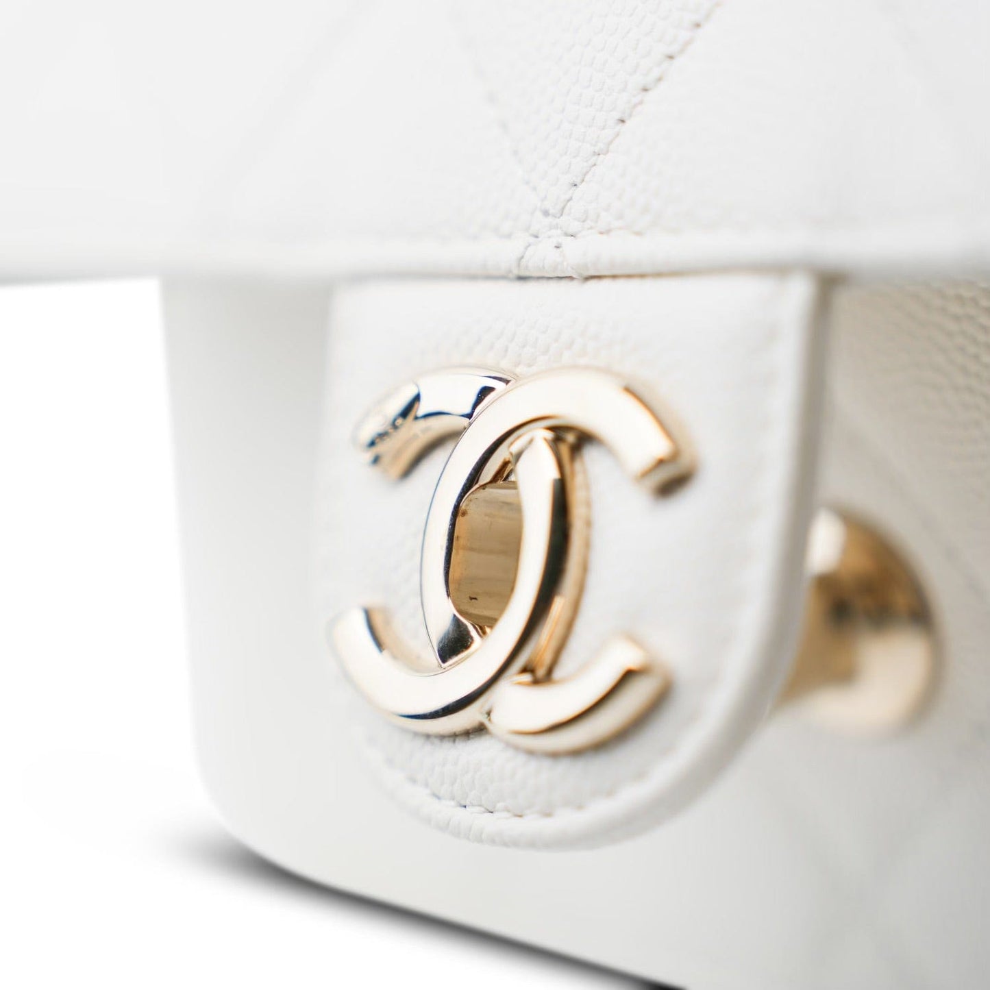 22C White Caviar Quilted Like A Wallet Flap Bag LGHW