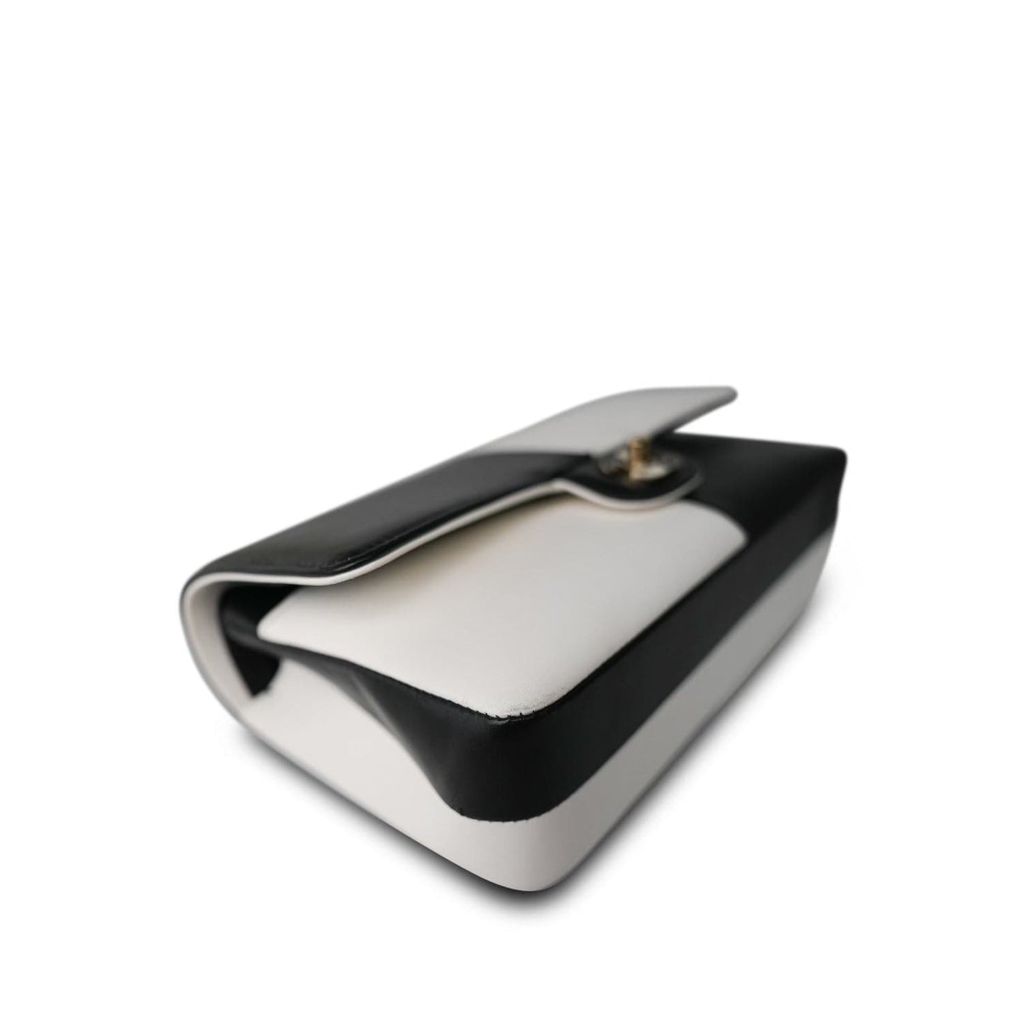 Black/White Lambskin Classic Flap Medium LGHW