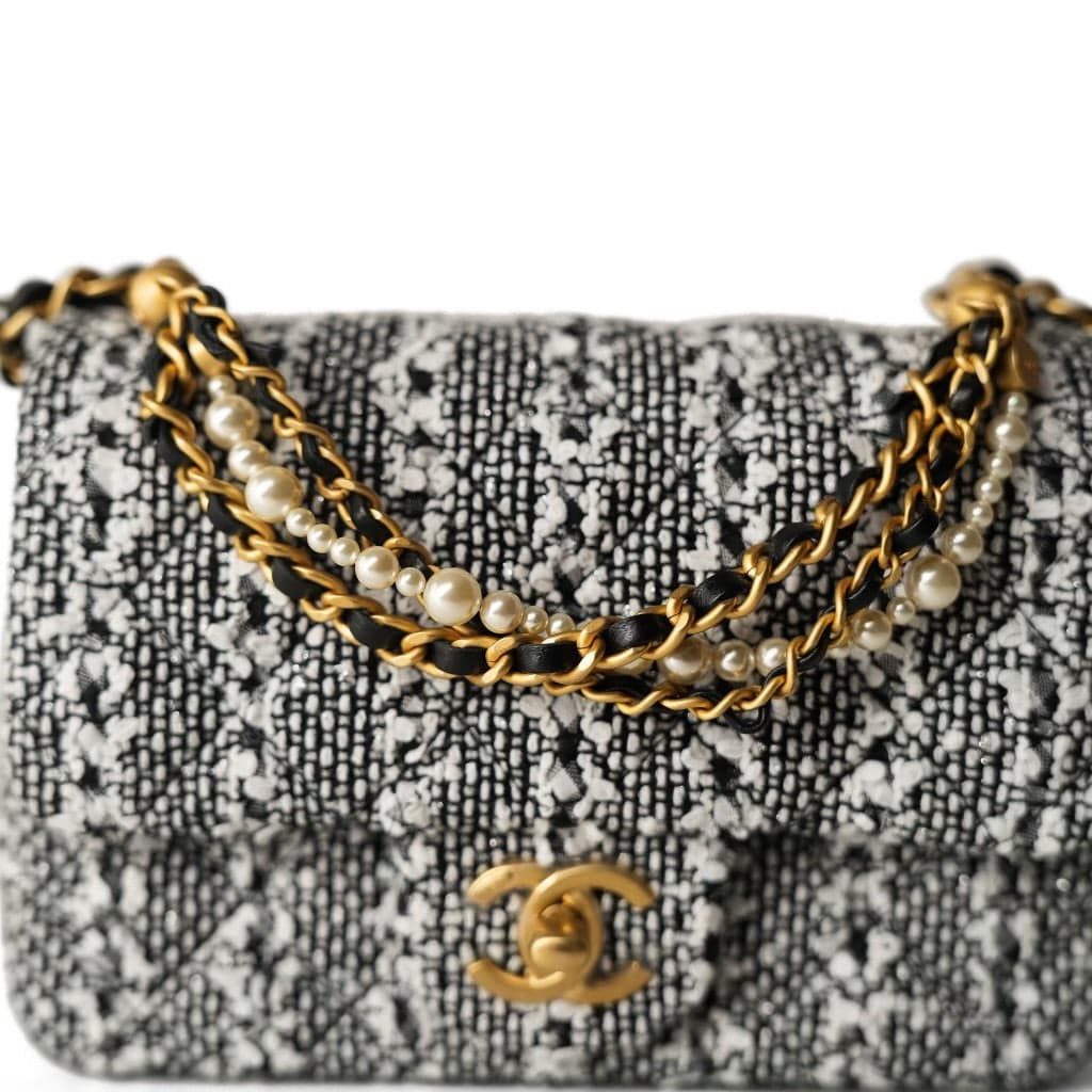 24P Black White Silver Tweed Quilted Pearl Aged Gold Hardware