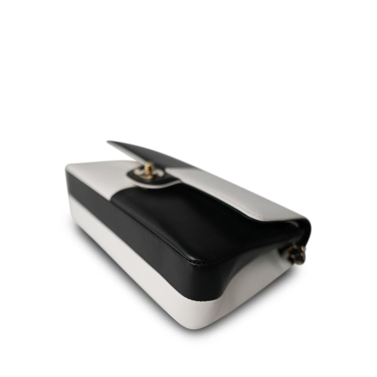 Black/White Lambskin Classic Flap Medium LGHW