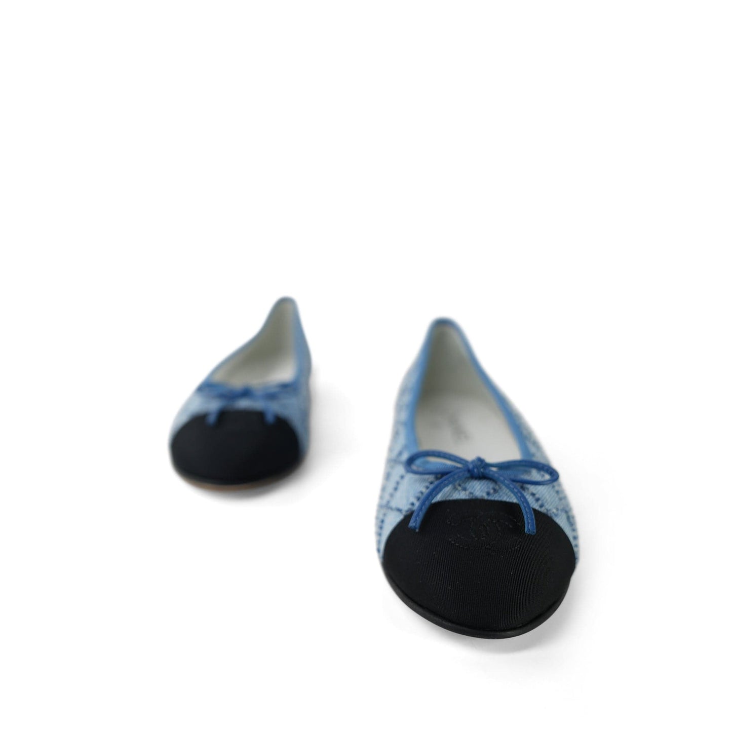 23P Blue Denim Embroidered Grosgrain Cap Toe CC Ballerina Flats Size 41.5