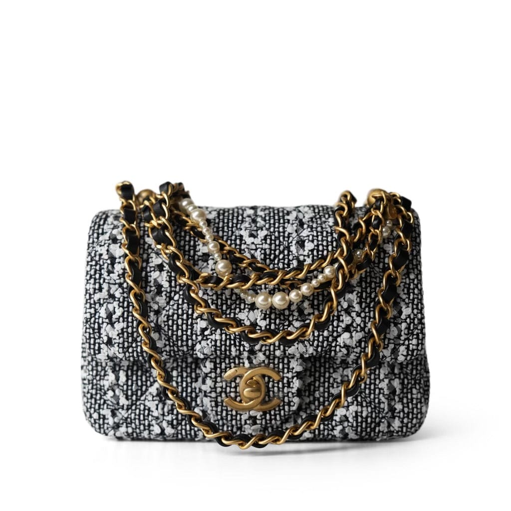 24P Black White Silver Tweed Quilted Pearl Aged Gold Hardware