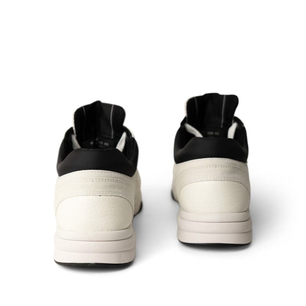 22C Black/White Sneakers Size 40 / 9 US