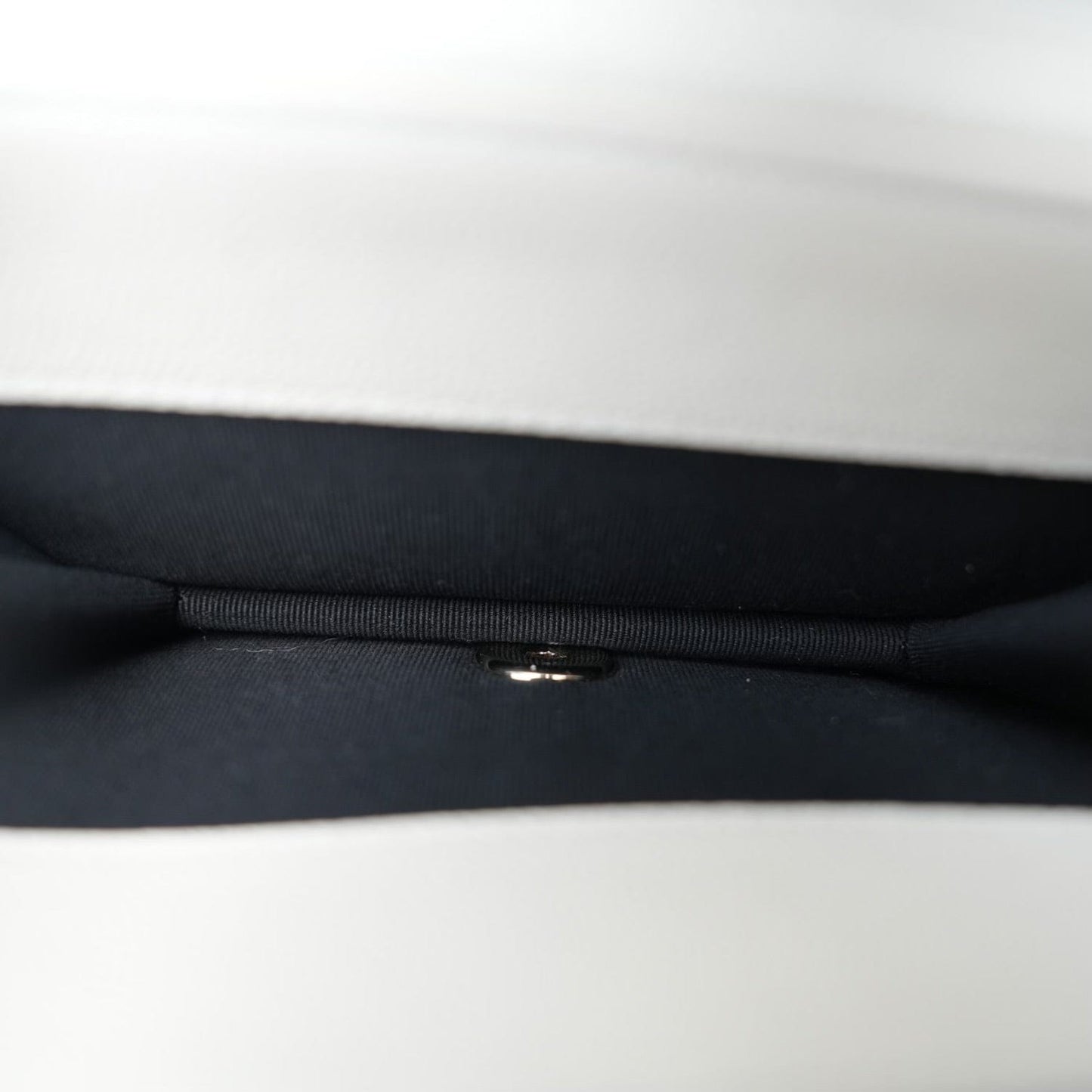 22C White Caviar Quilted Like A Wallet Flap Bag LGHW