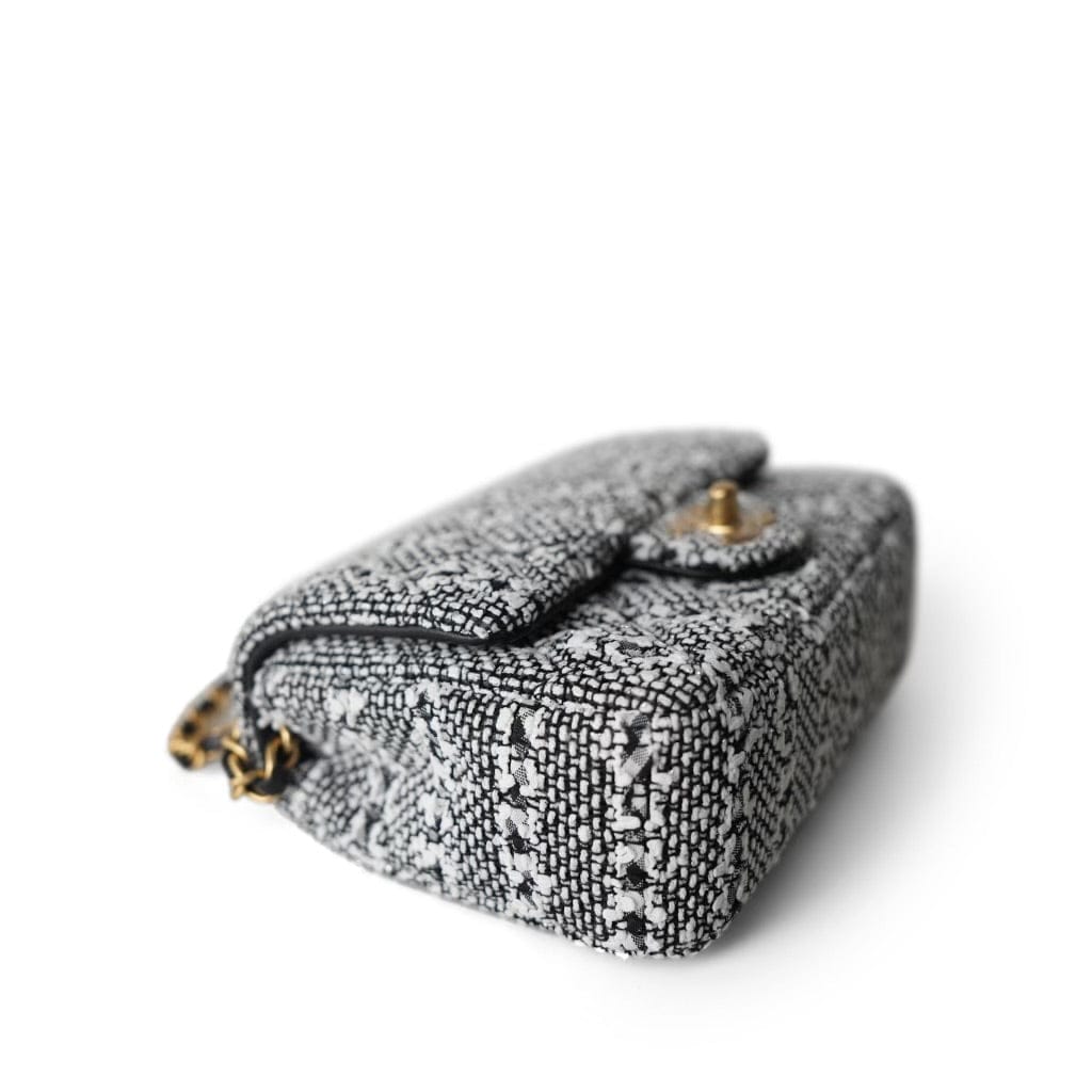 24P Black White Silver Tweed Quilted Pearl Aged Gold Hardware