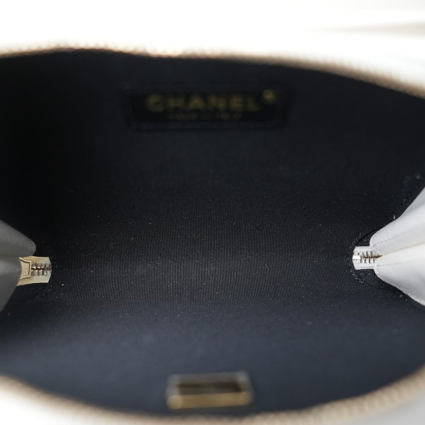 22C White Caviar Quilted Like A Wallet Flap Bag LGHW