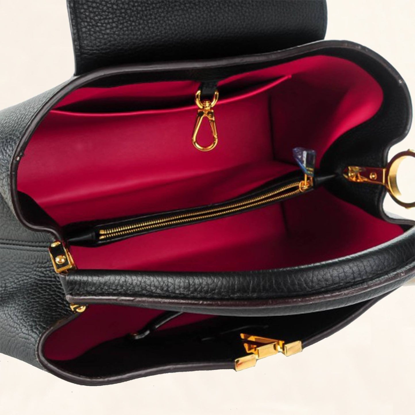 Louis Vuitton | Taurillon Capucines | MM