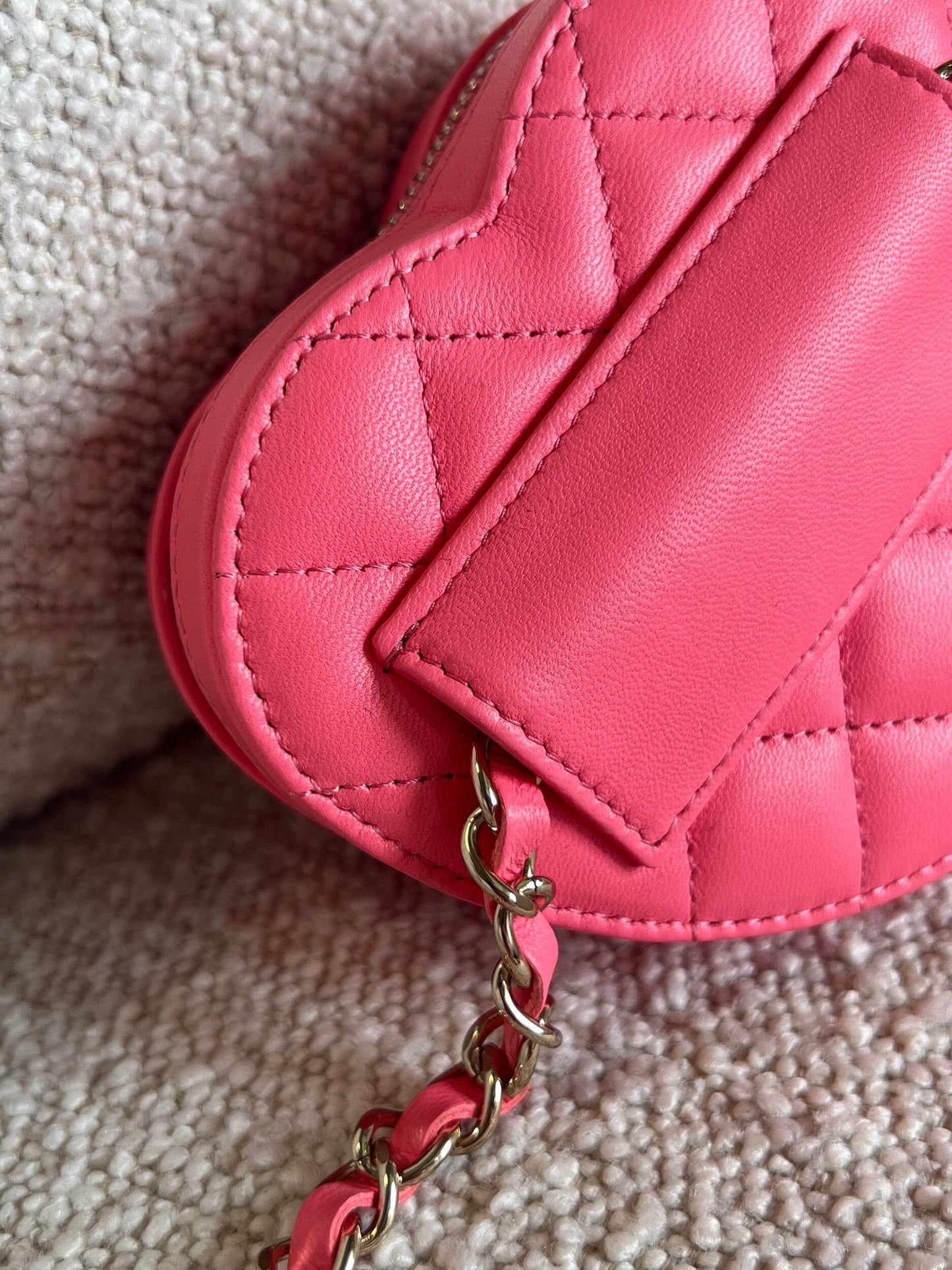 22S CC In Love Heart Zipped Pink Lambskin Quilted Belt Bag LGHW