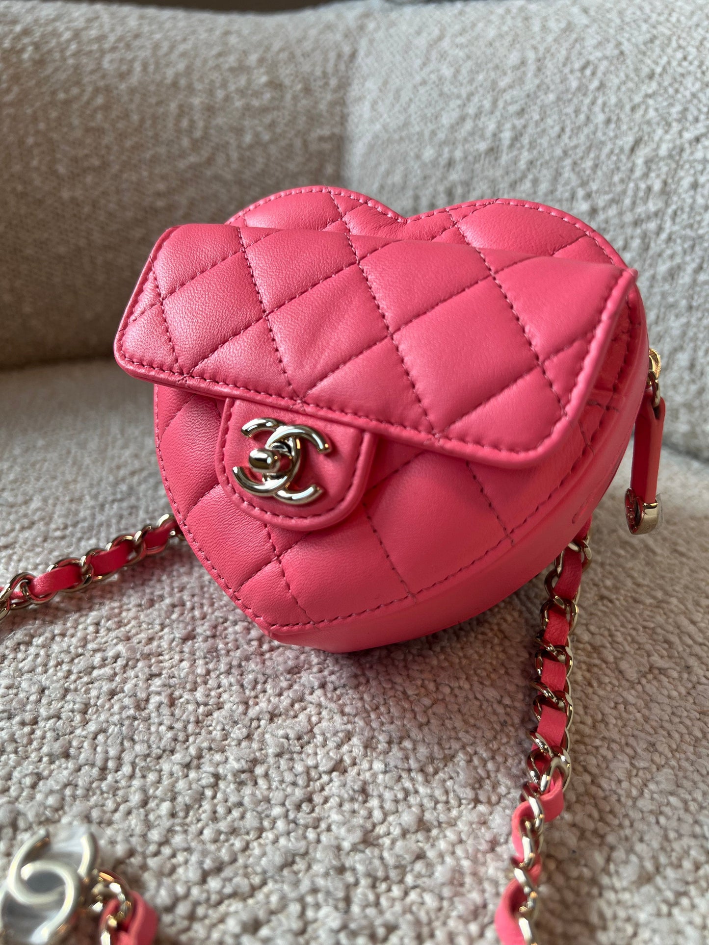 22S CC In Love Heart Zipped Pink Lambskin Quilted Belt Bag LGHW