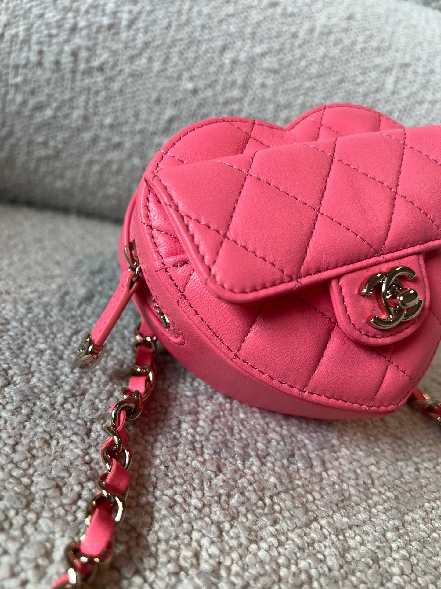 22S CC In Love Heart Zipped Pink Lambskin Quilted Belt Bag LGHW