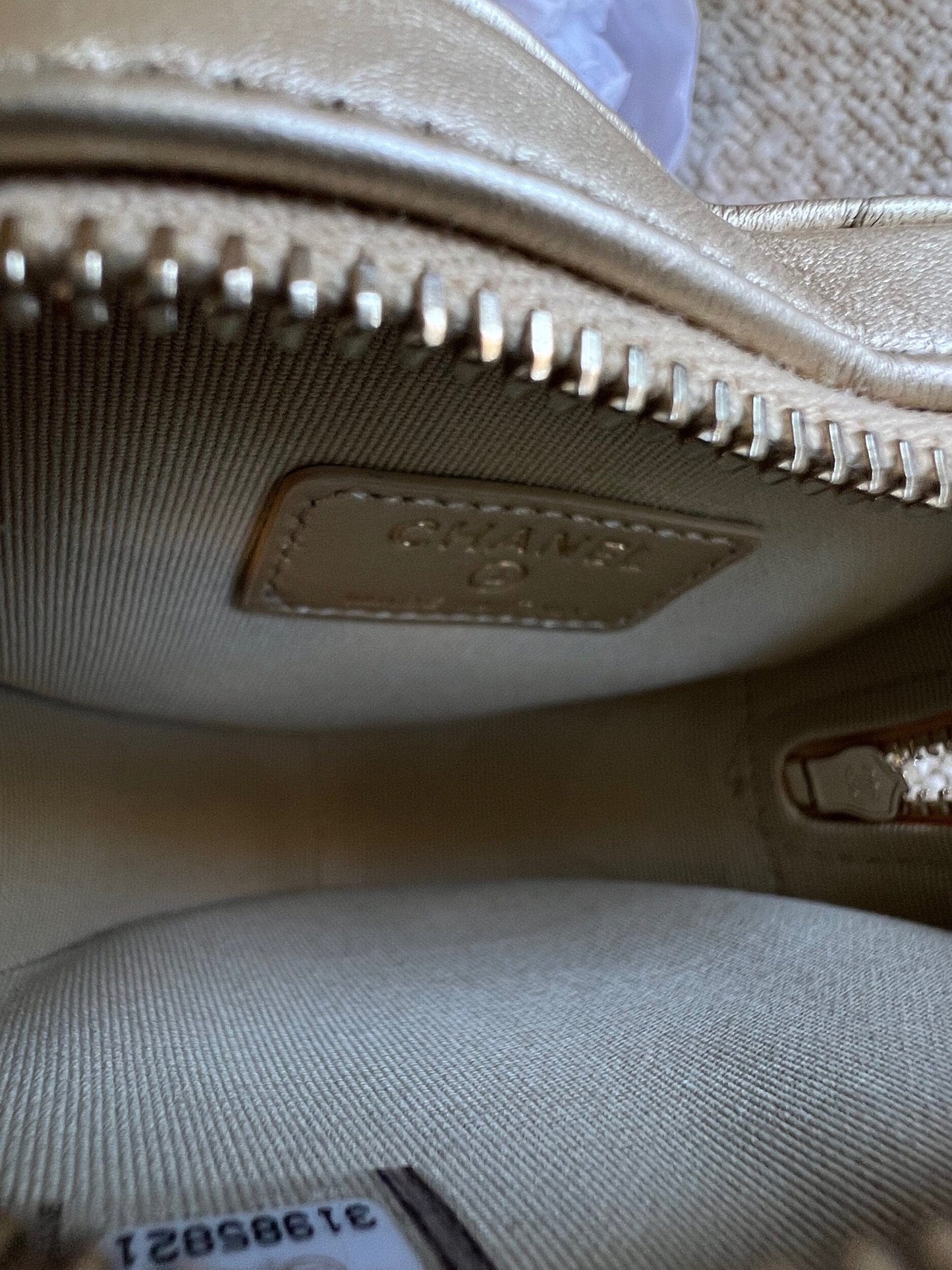 22S CC In Love Metallic Gold Lambskin Heart Zipped Belt Bag LGHW