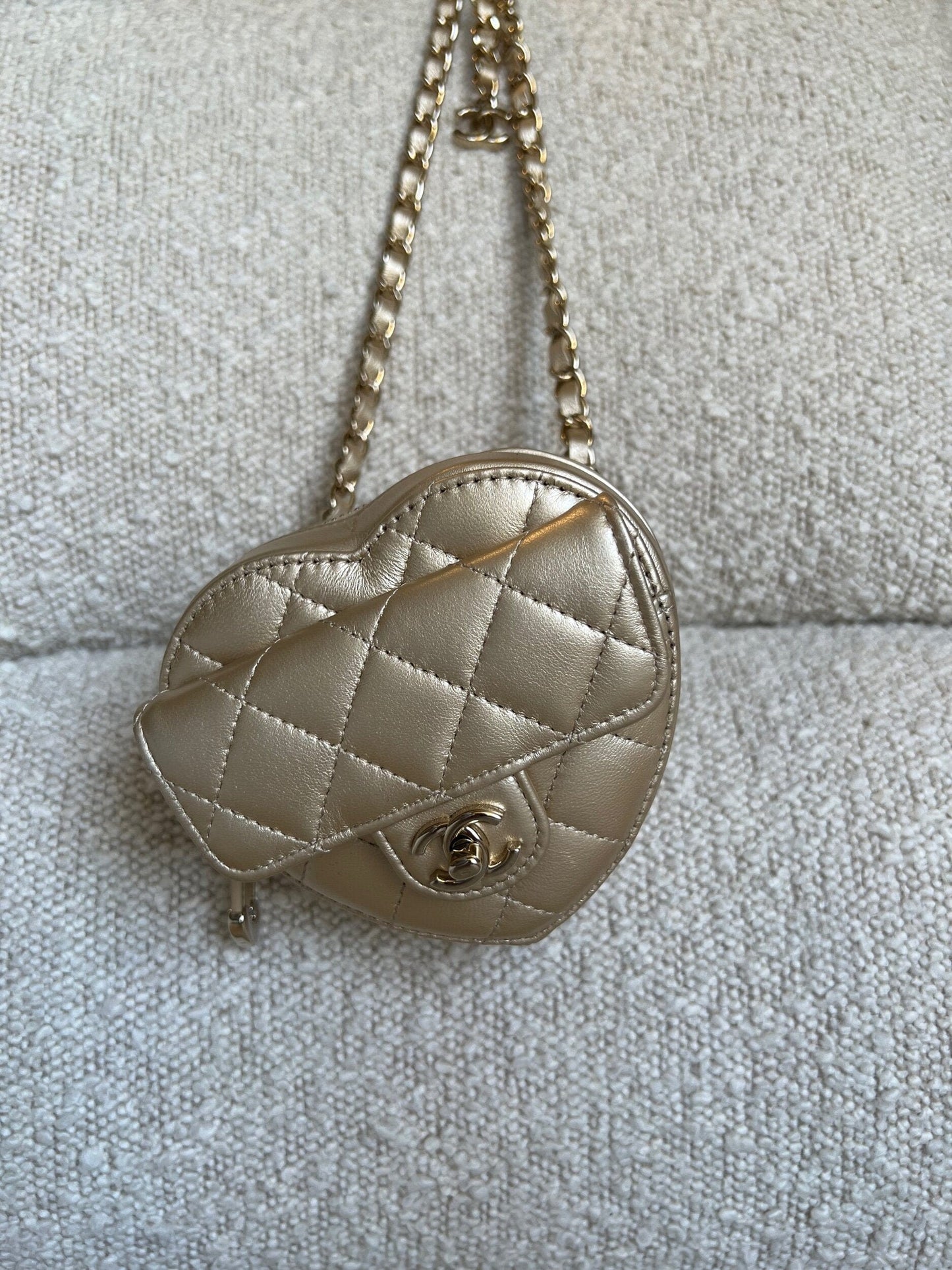 22S CC In Love Metallic Gold Lambskin Heart Zipped Belt Bag LGHW