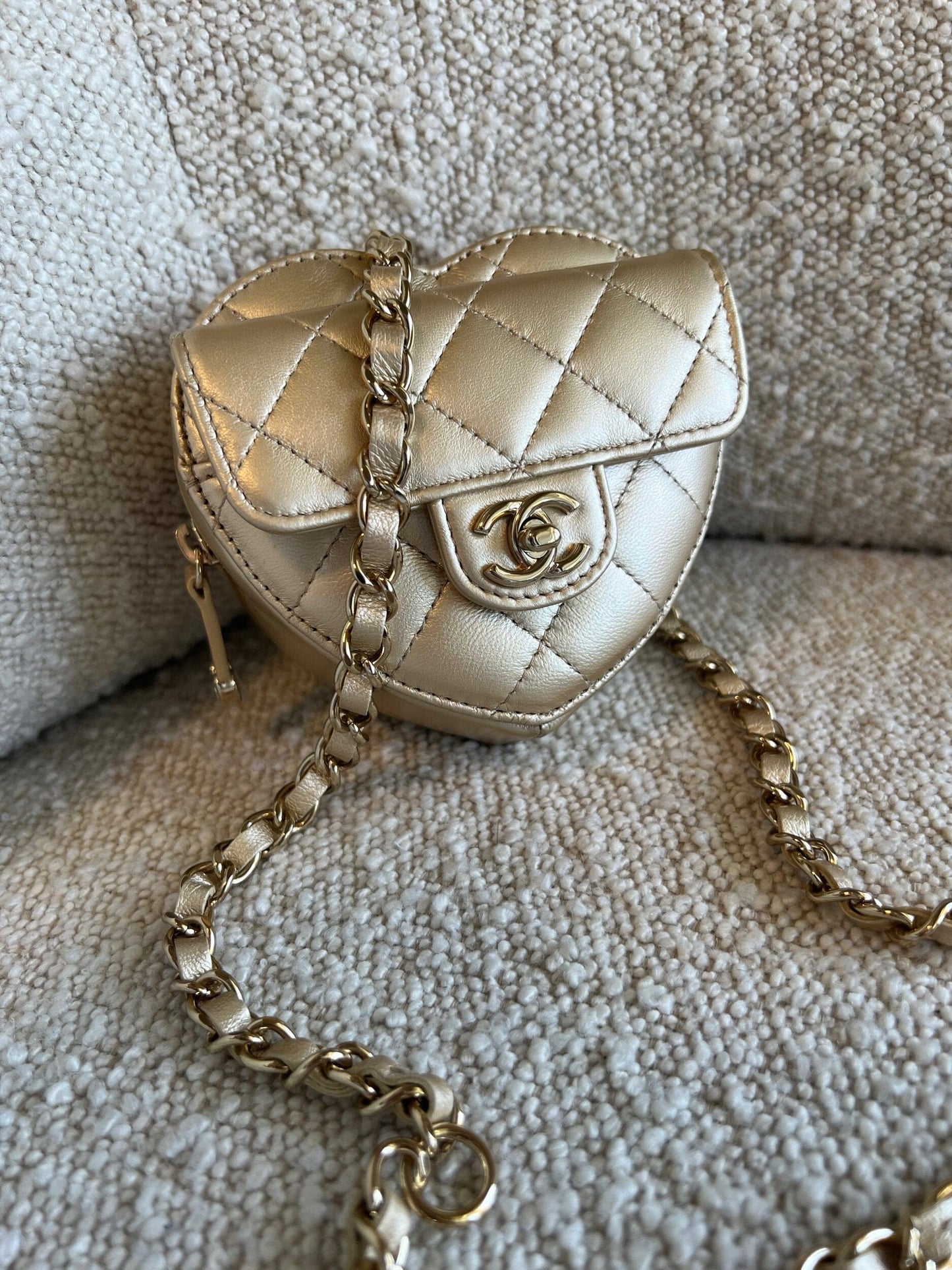 22S CC In Love Metallic Gold Lambskin Heart Zipped Belt Bag LGHW