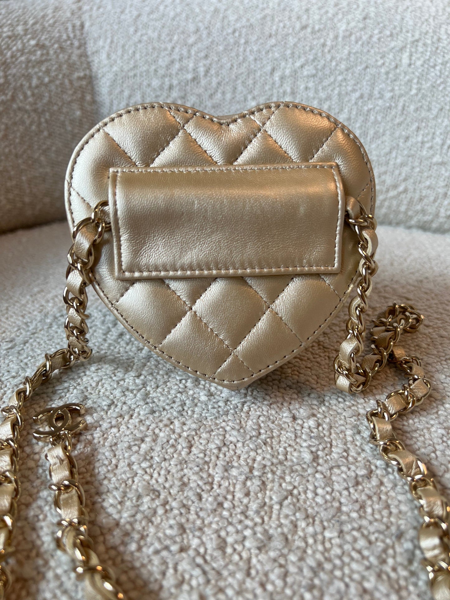22S CC In Love Metallic Gold Lambskin Heart Zipped Belt Bag LGHW