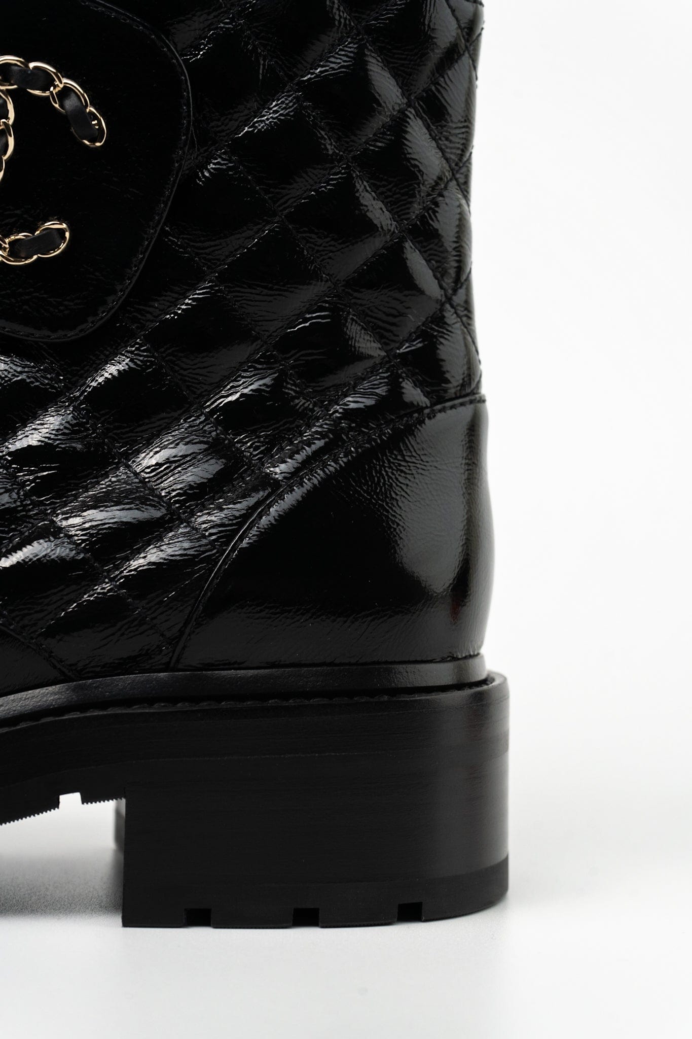 Shinny Calfskin Quilted Lace up Combat Boots