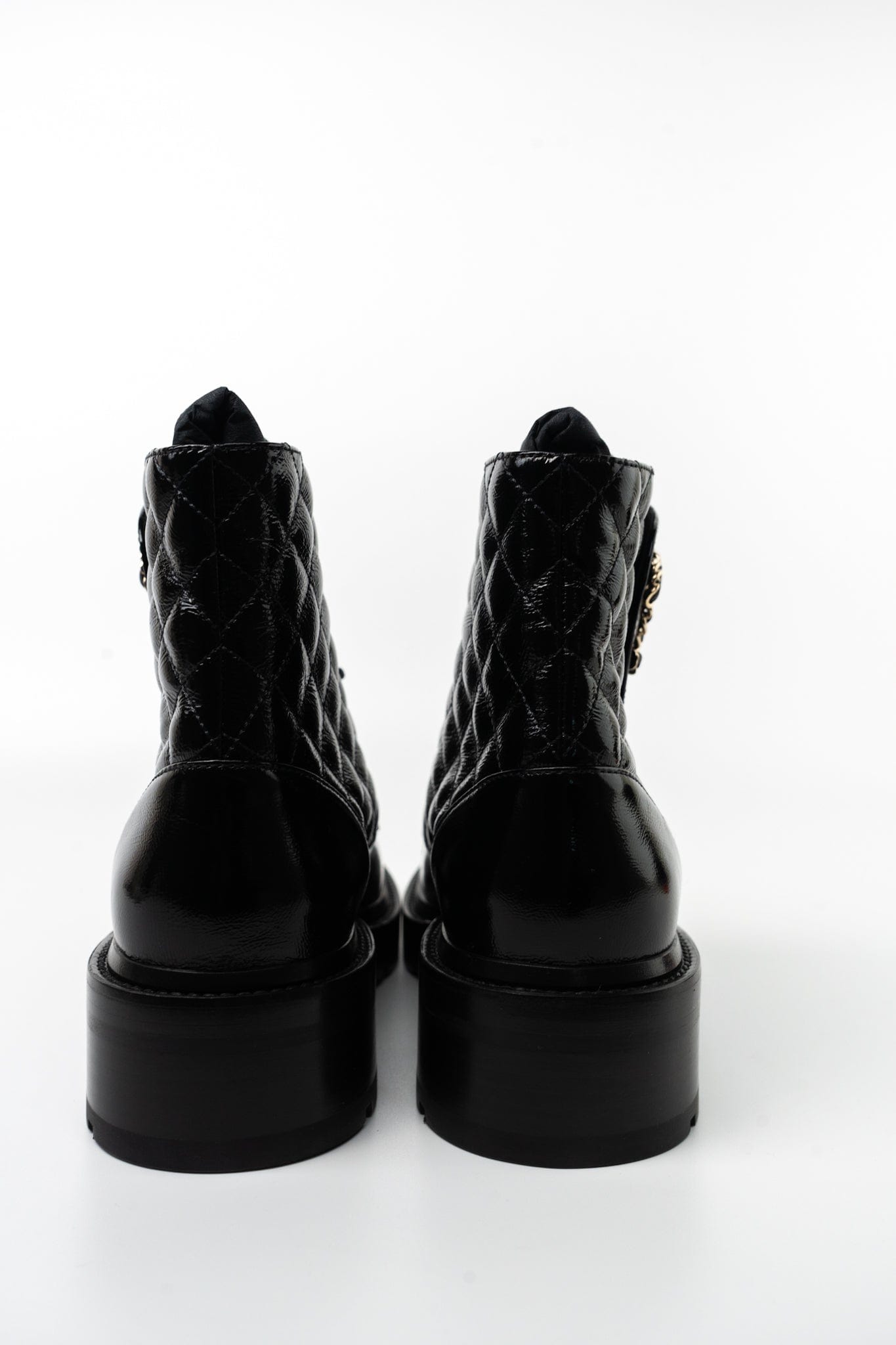 Shinny Calfskin Quilted Lace up Combat Boots