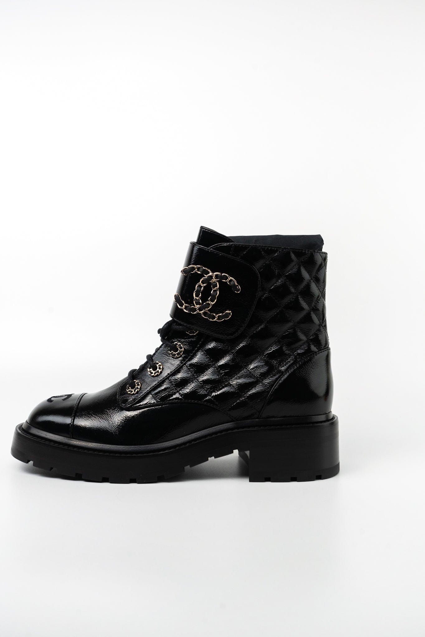 Shinny Calfskin Quilted Lace up Combat Boots