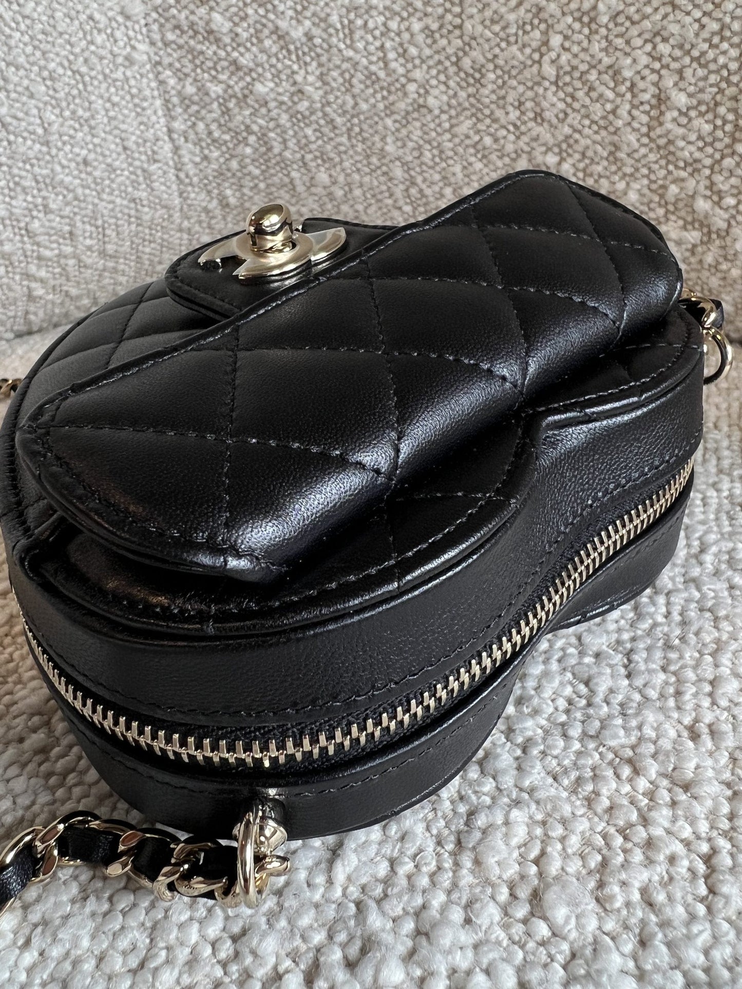 22S CC In Love Black Lambskin Quilted Small (Clutch on Chain) Heart Bag LGHW