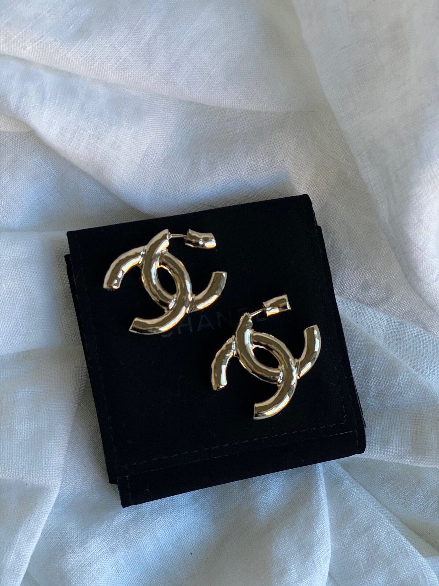 22C CC Earrings Light Gold