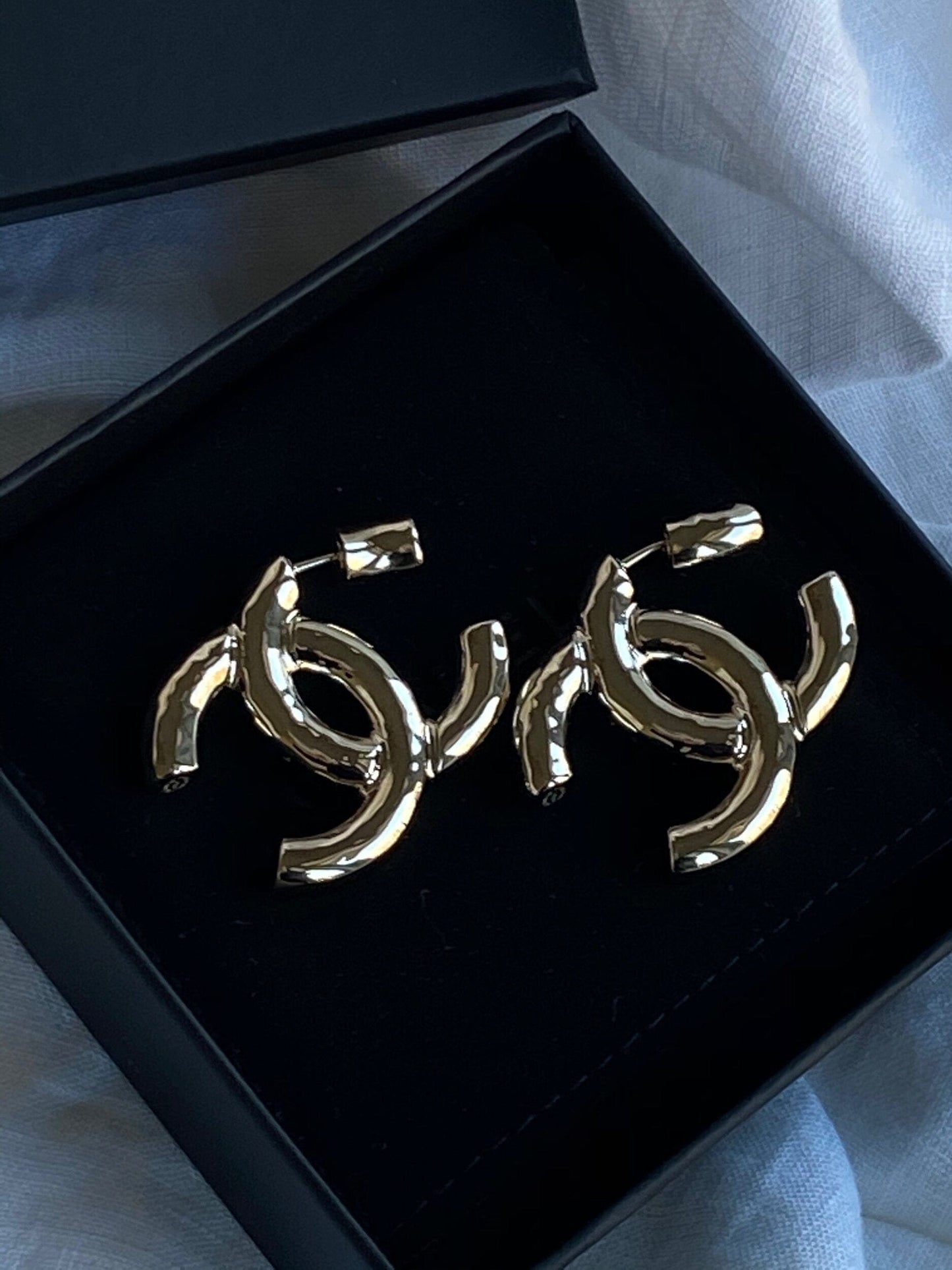 22C CC Earrings Light Gold