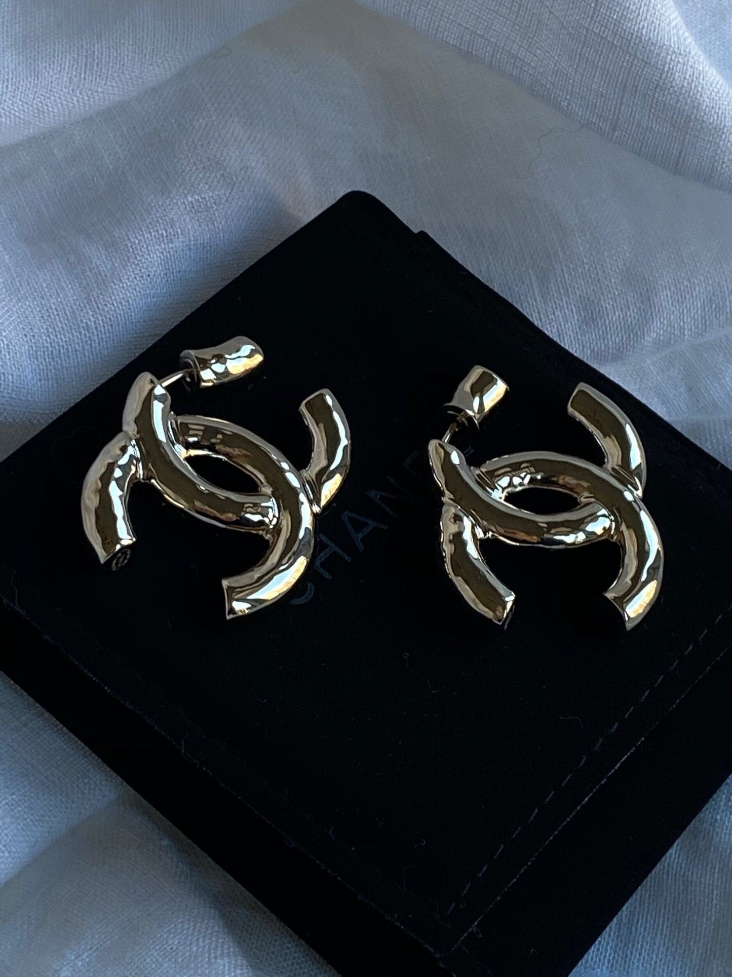 22C CC Earrings Light Gold