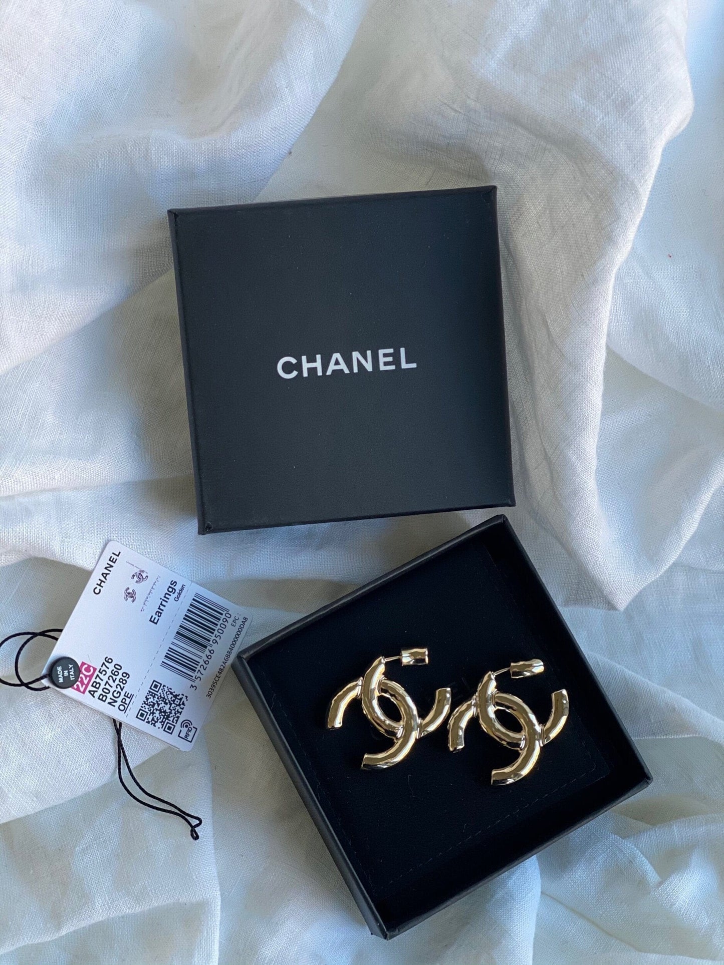 22C CC Earrings Light Gold