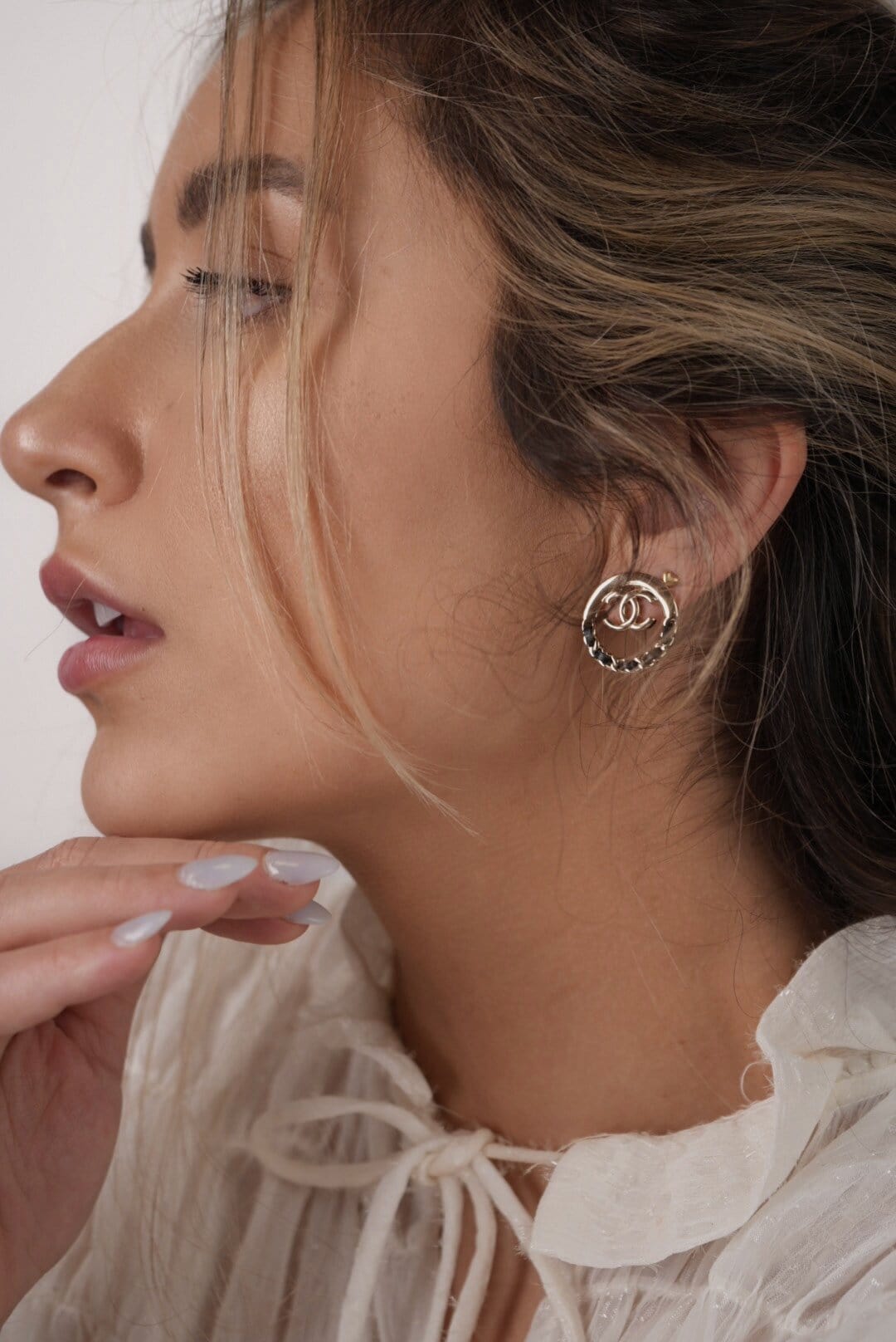 CHANEL 22P Light Gold & Black CC Logo Circle Earrings