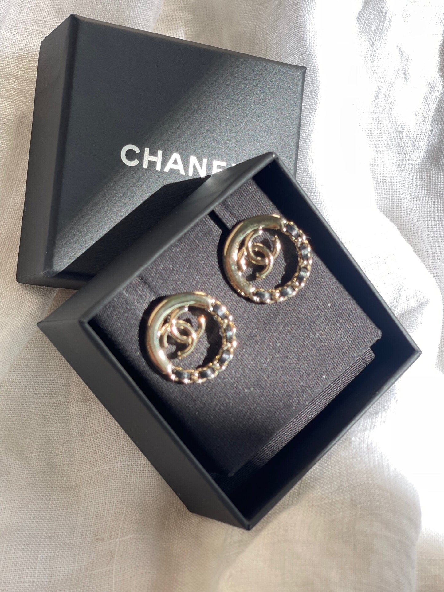 CHANEL 22P Light Gold & Black CC Logo Circle Earrings