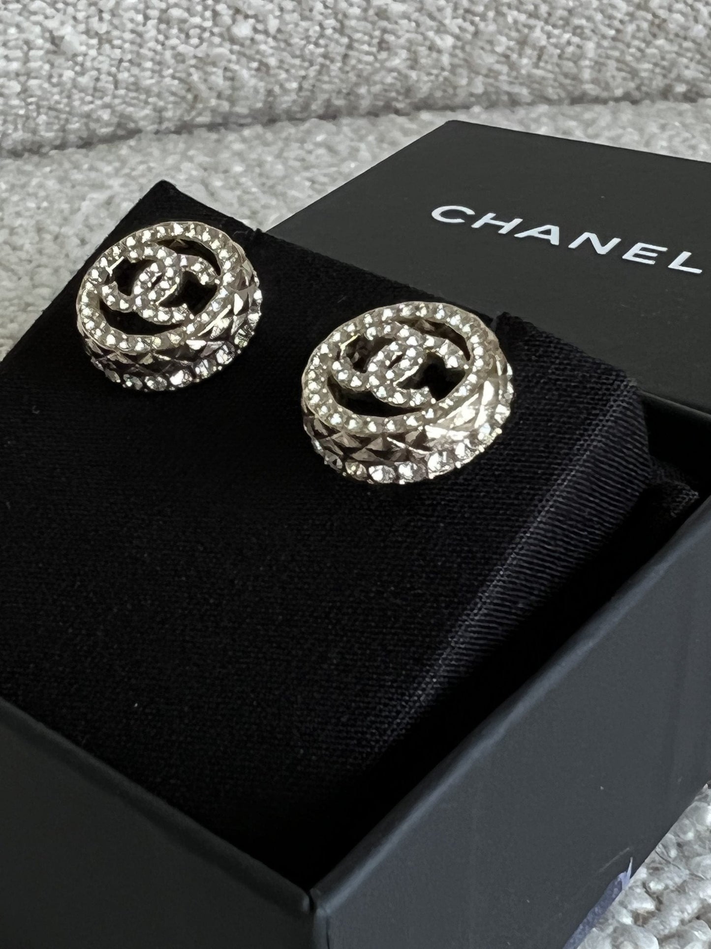 Chanel Interlock CC Ligh Gold