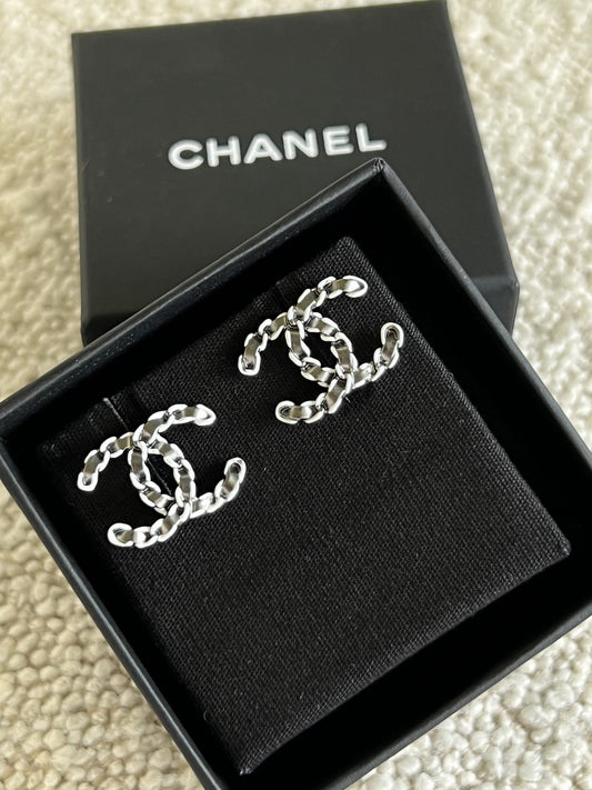 Classic CC Ruthenium Earring