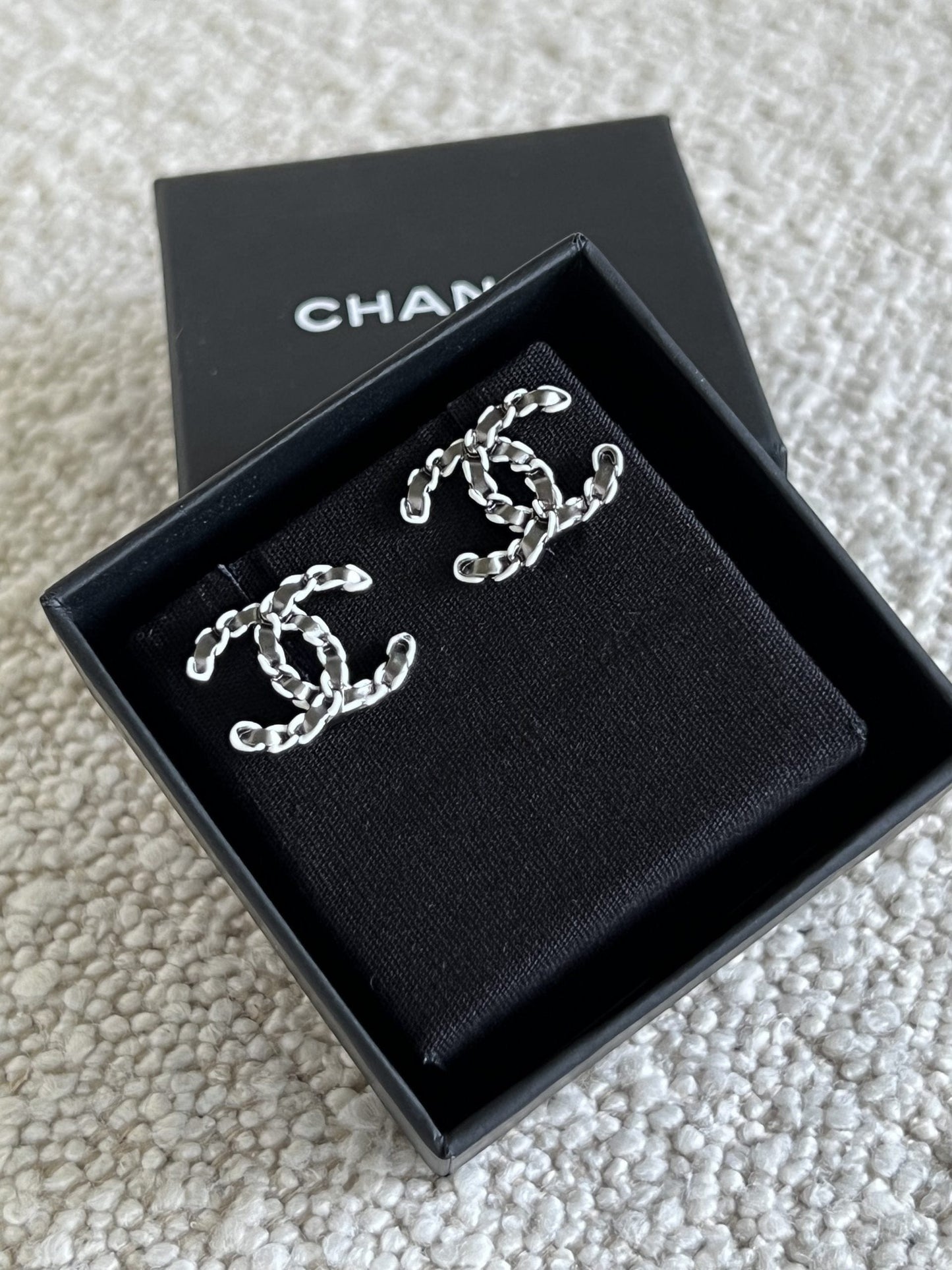 Classic CC Ruthenium Earring