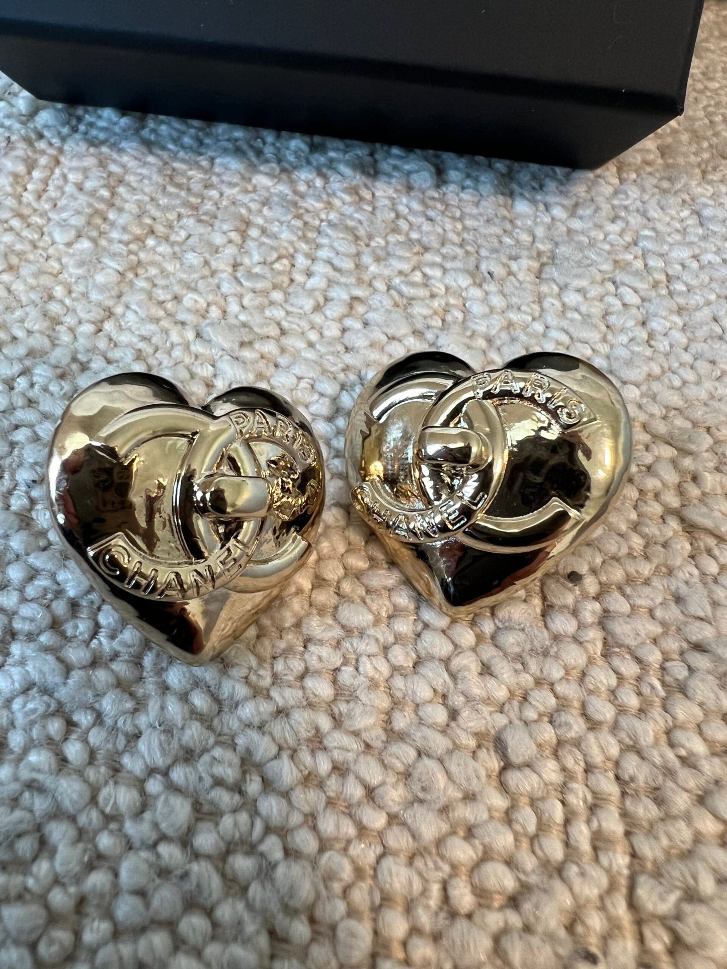 22B Gold Heart CC Turnlock Earring Large