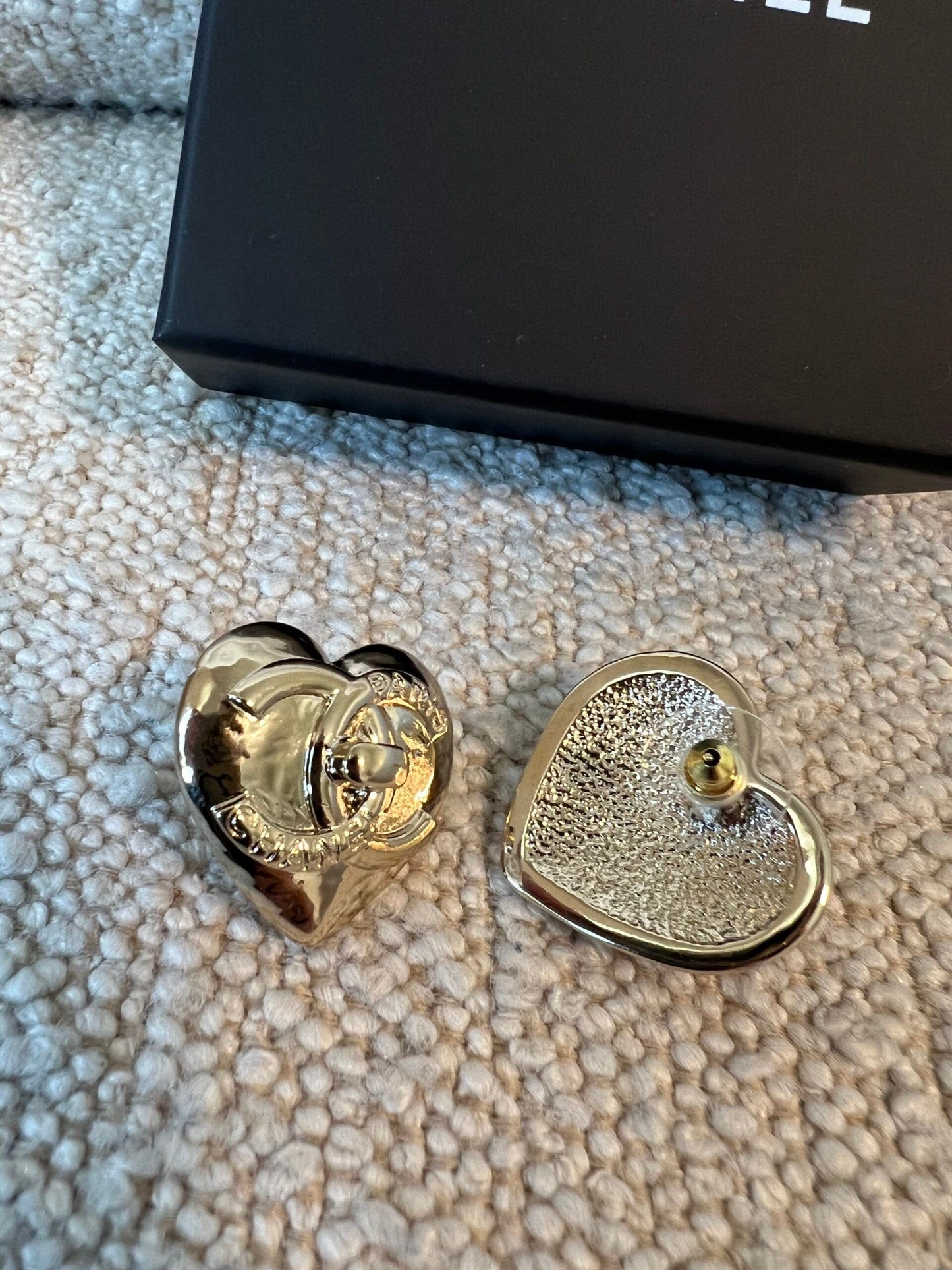 22B Gold Heart CC Turnlock Earring Large