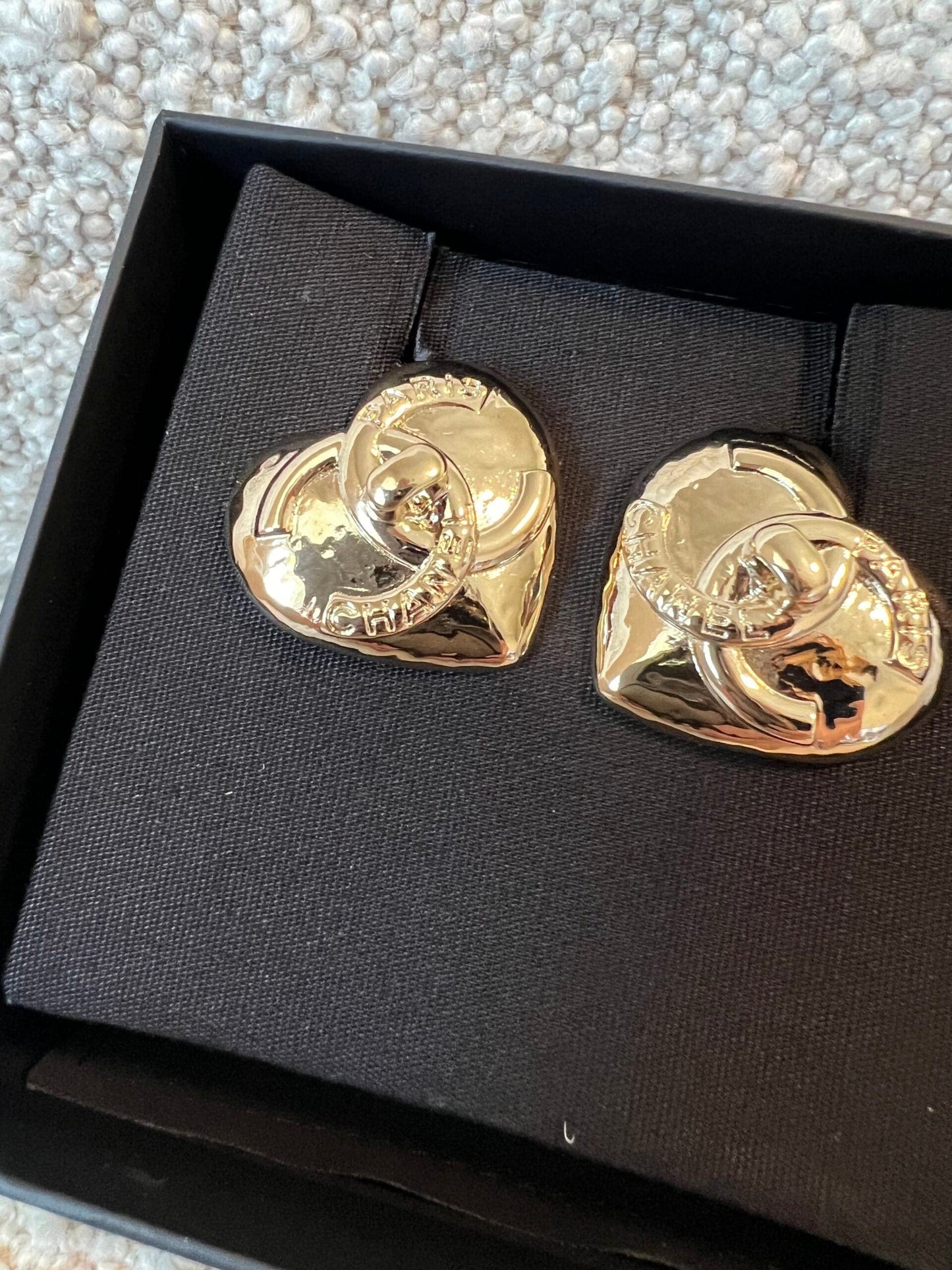 22B Gold Heart CC Turnlock Earring Large