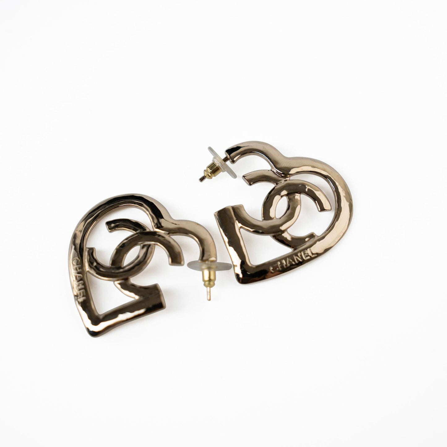 22P CC Heart Earrings Light Gold