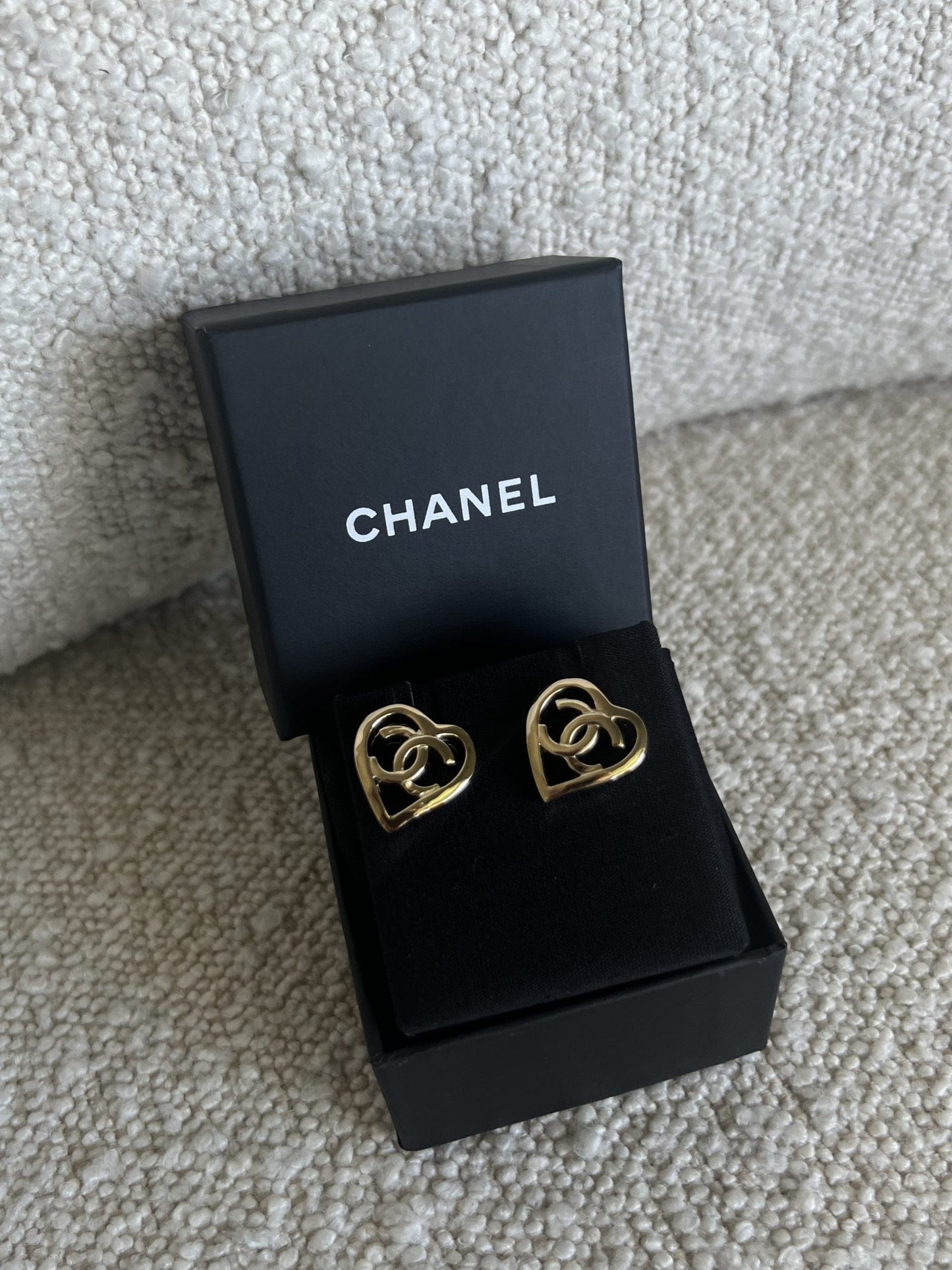 22P Chanel CC Heart Small Earrings Light Gold