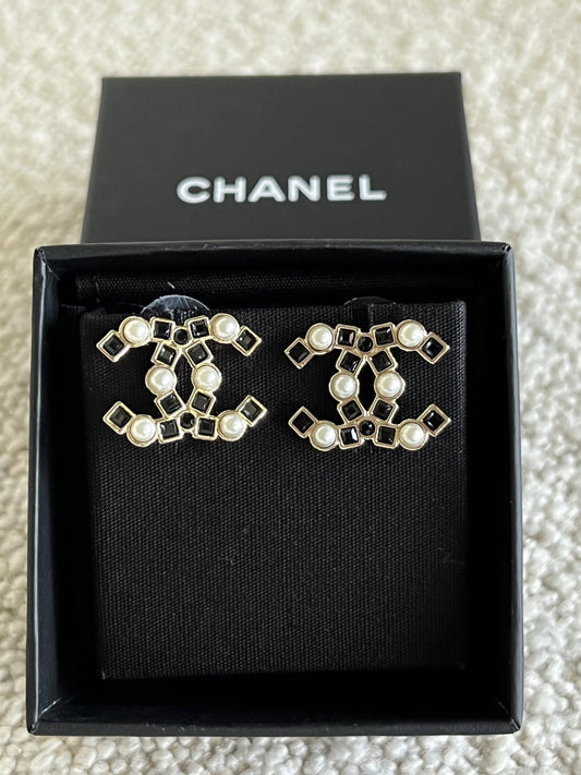 22P Gold Black Crystal Pearl Earrings