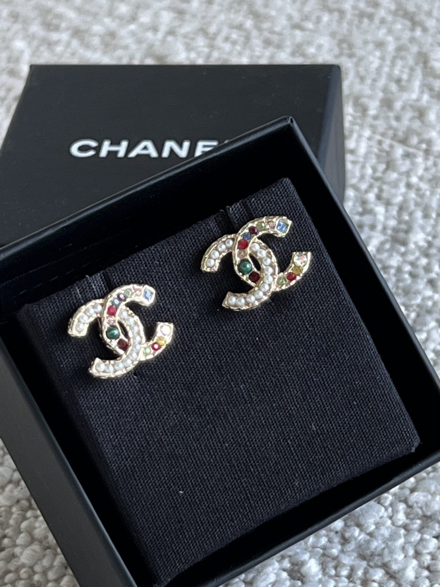 Chanel CC Multicolor/Pearly Earrings