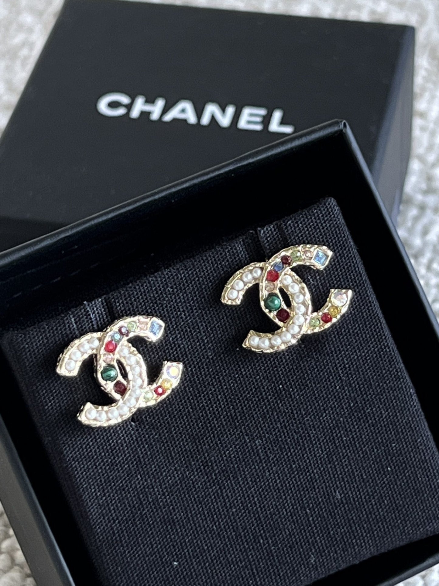 Chanel CC Multicolor/Pearly Earrings