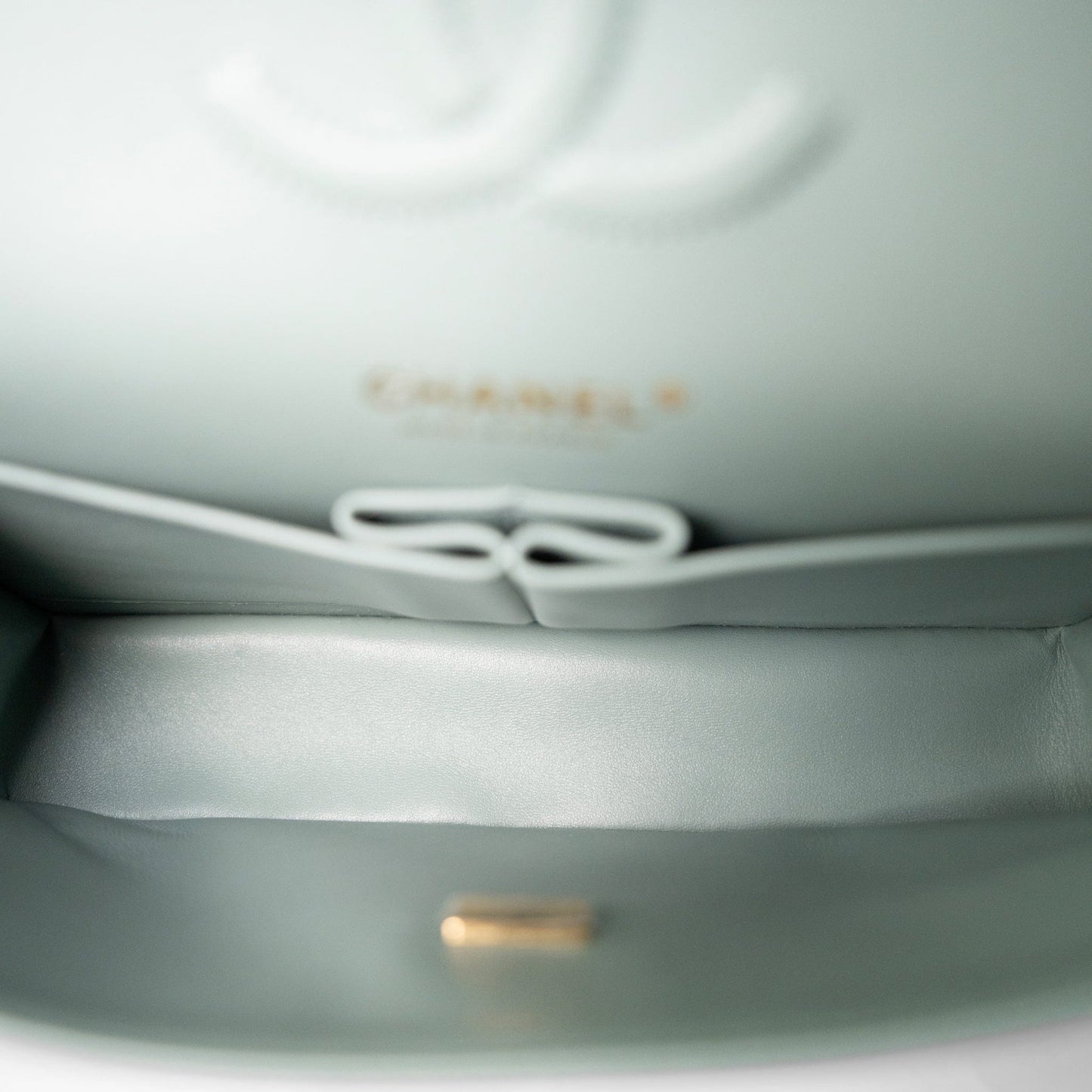 22C Dark Green Caviar Quilted Classic Flap Medium Light Gold Hardware