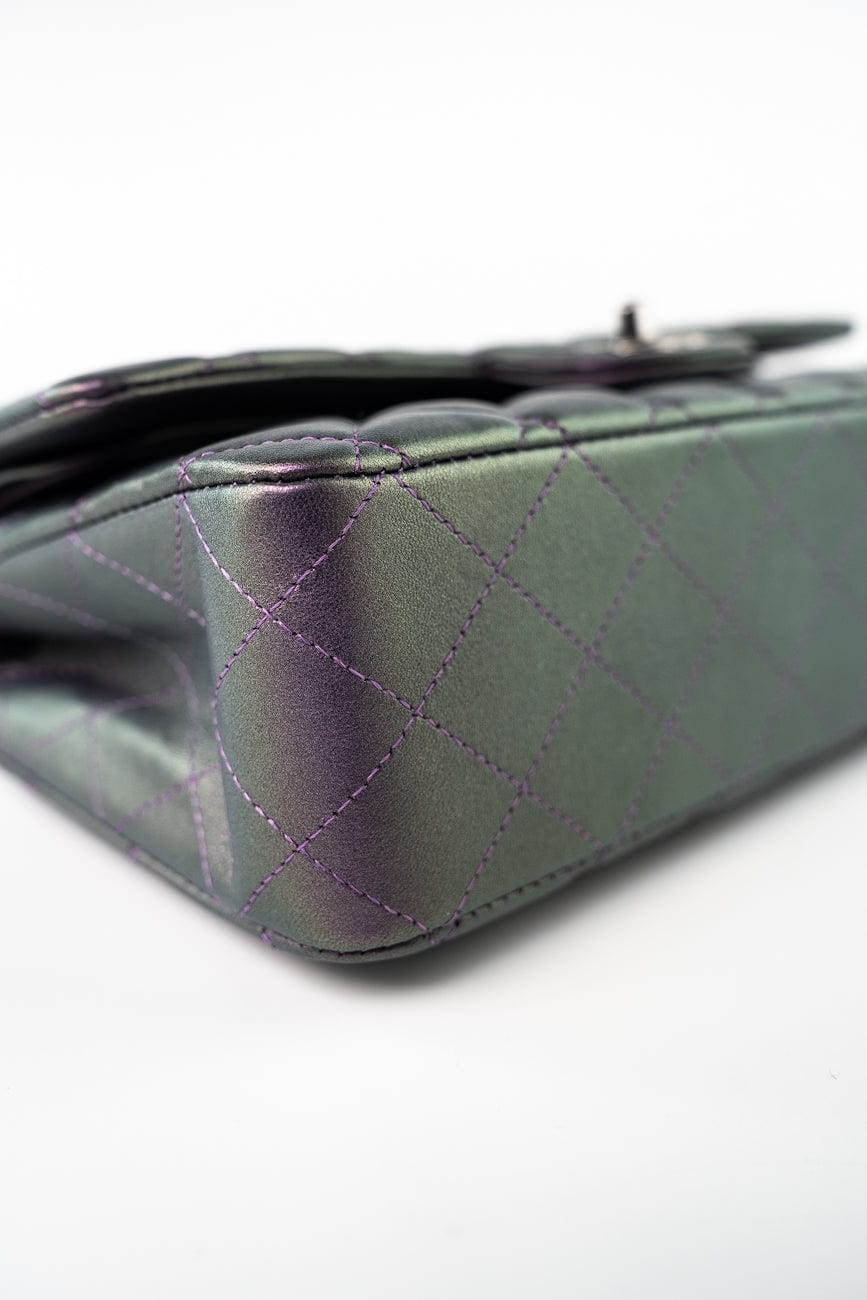 17S Purple Iridescent Lambskin Quilted Classic Flap Medium